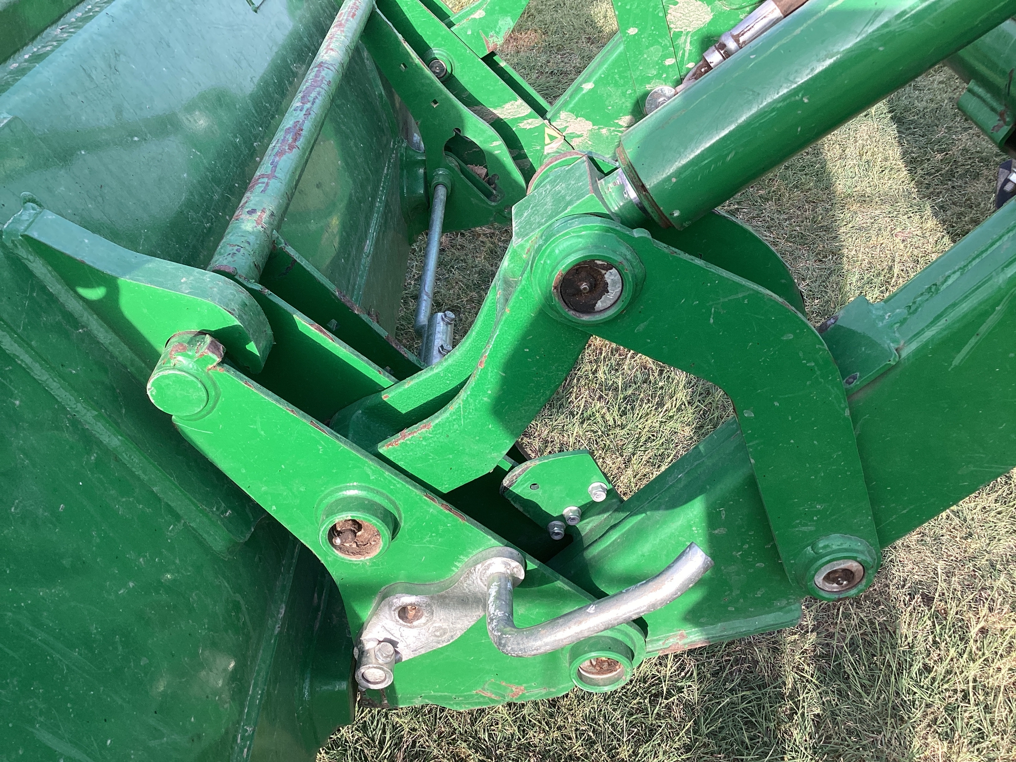 2023 John Deere 5100E Image 38