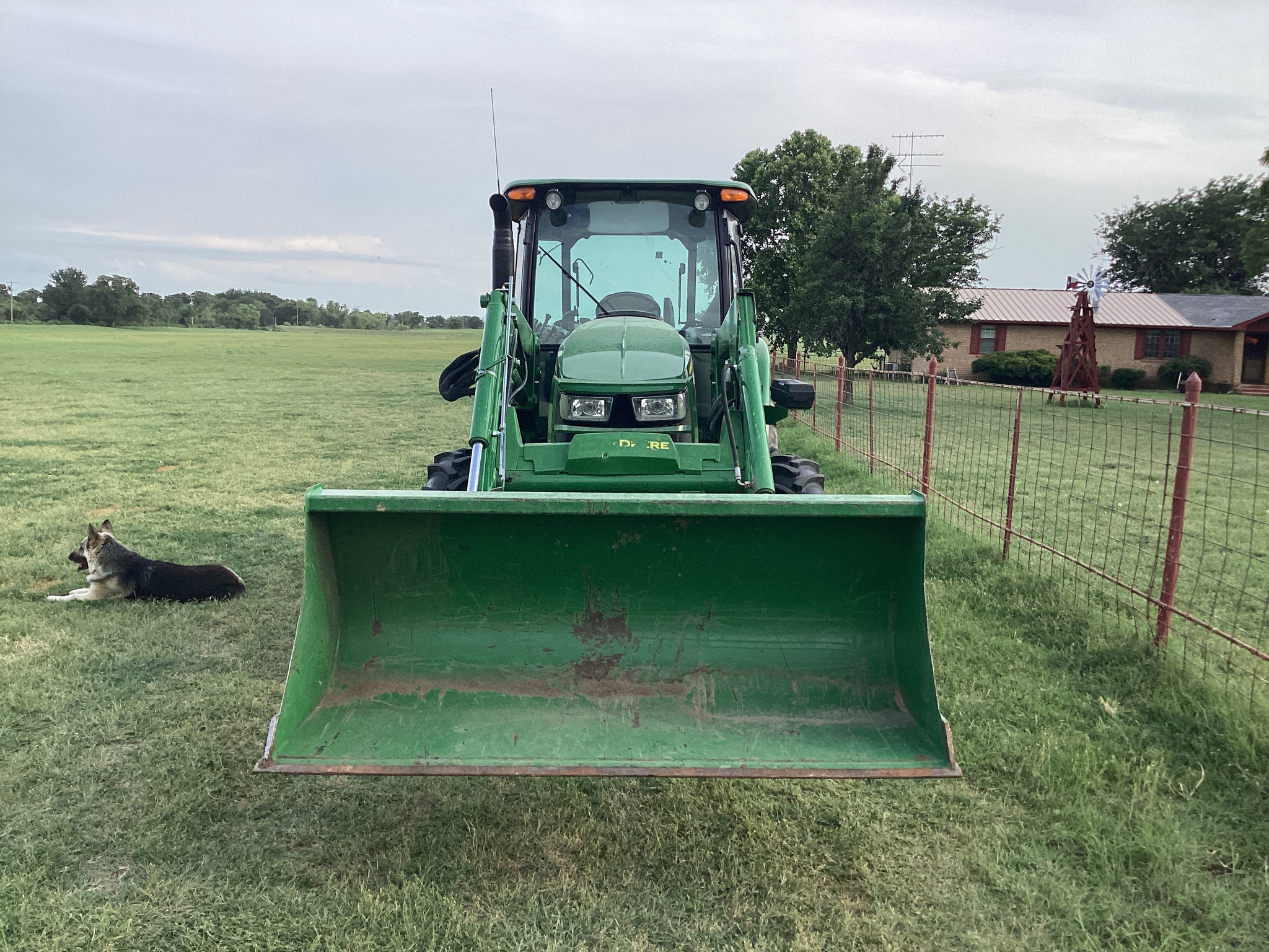 2023 John Deere 5100E Image 5