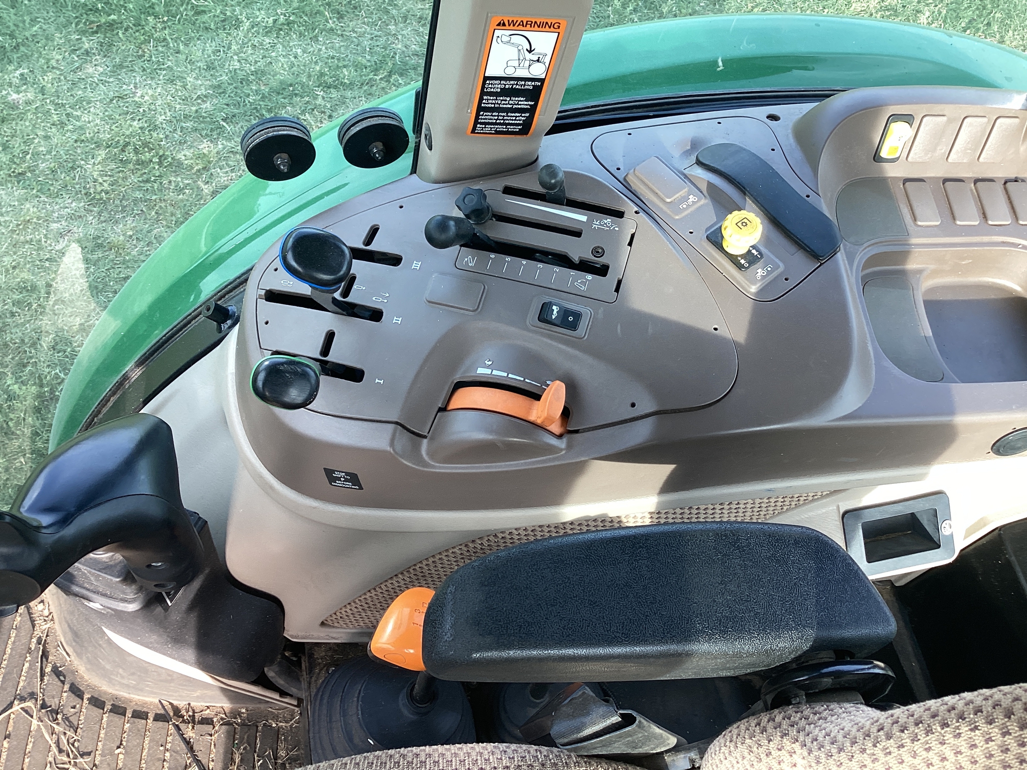 2023 John Deere 5100E Image 18
