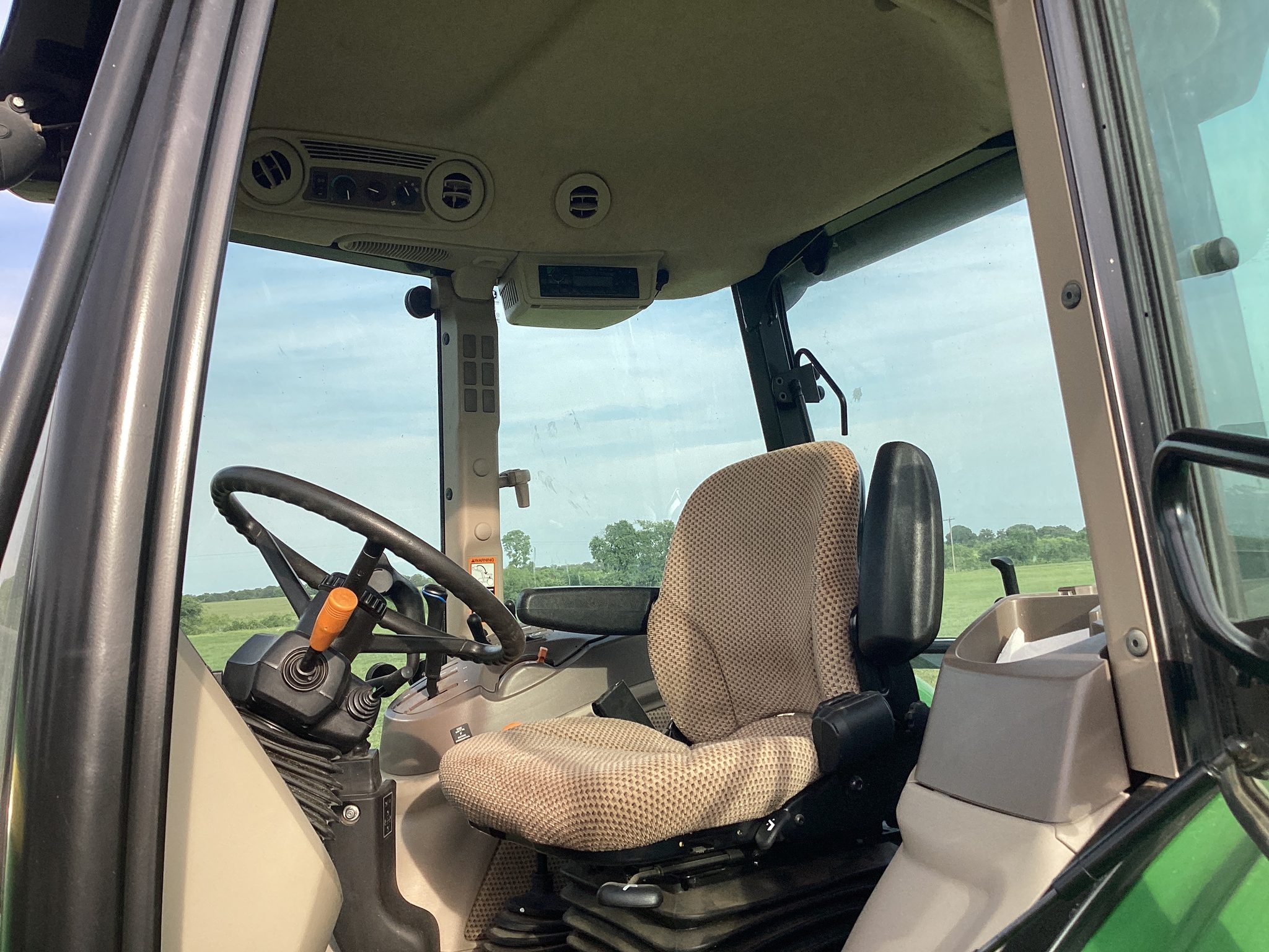 2023 John Deere 5100E Image 16