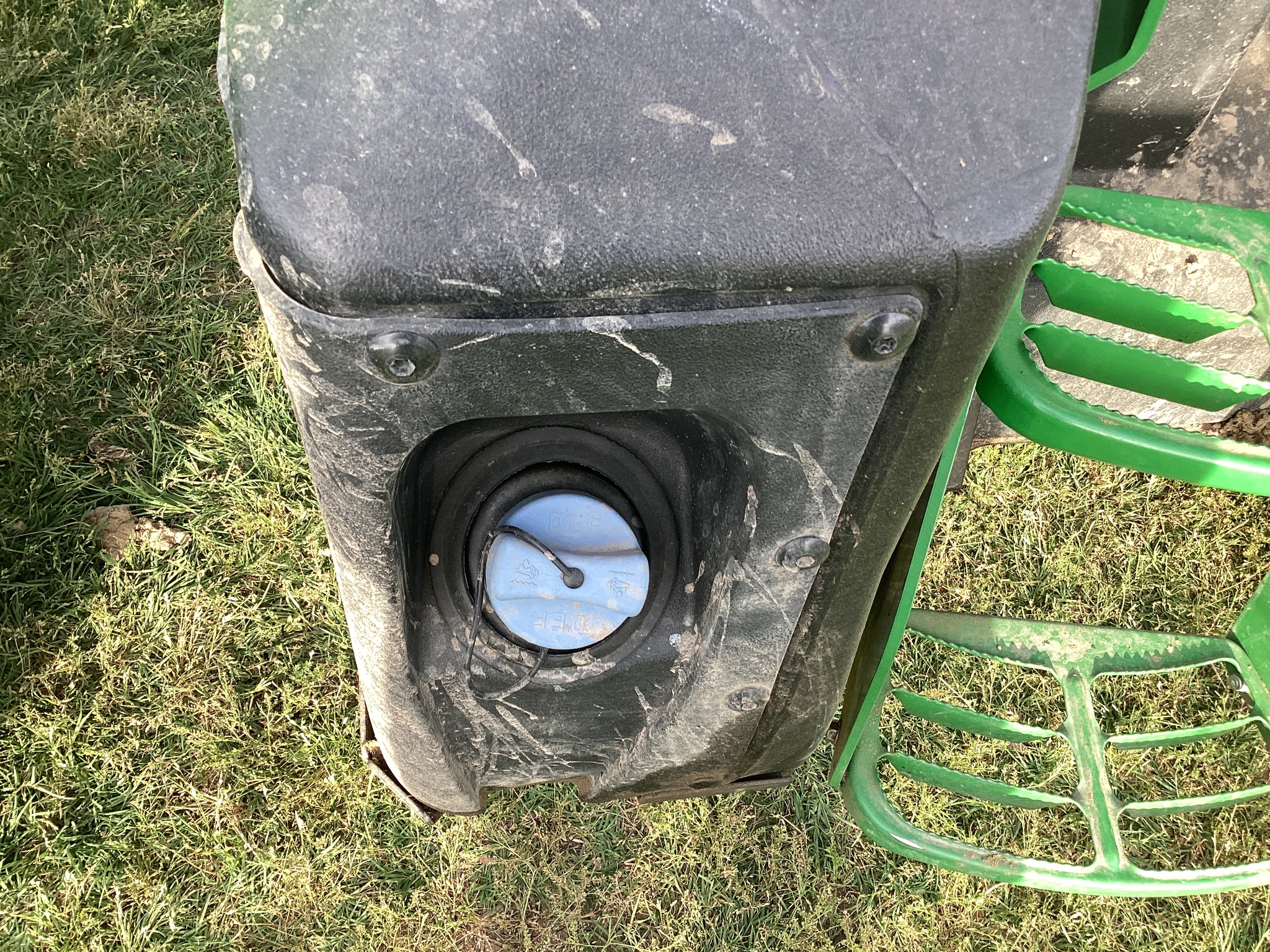 2023 John Deere 5100E Image 25