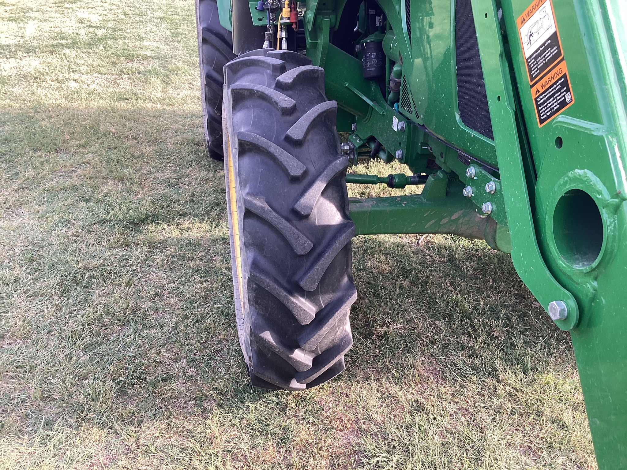 2023 John Deere 5100E Image 41
