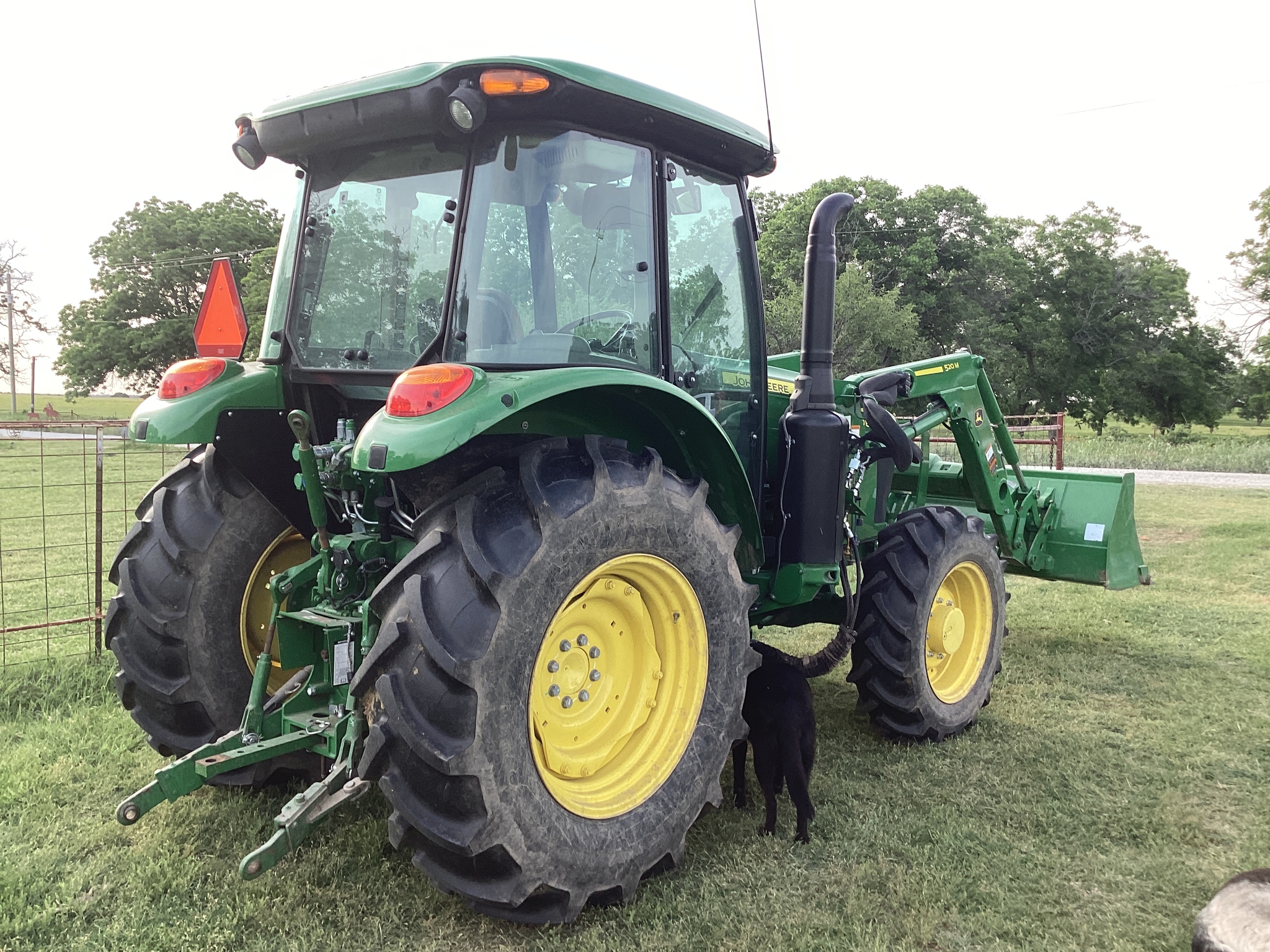 2023 John Deere 5100E Image 9