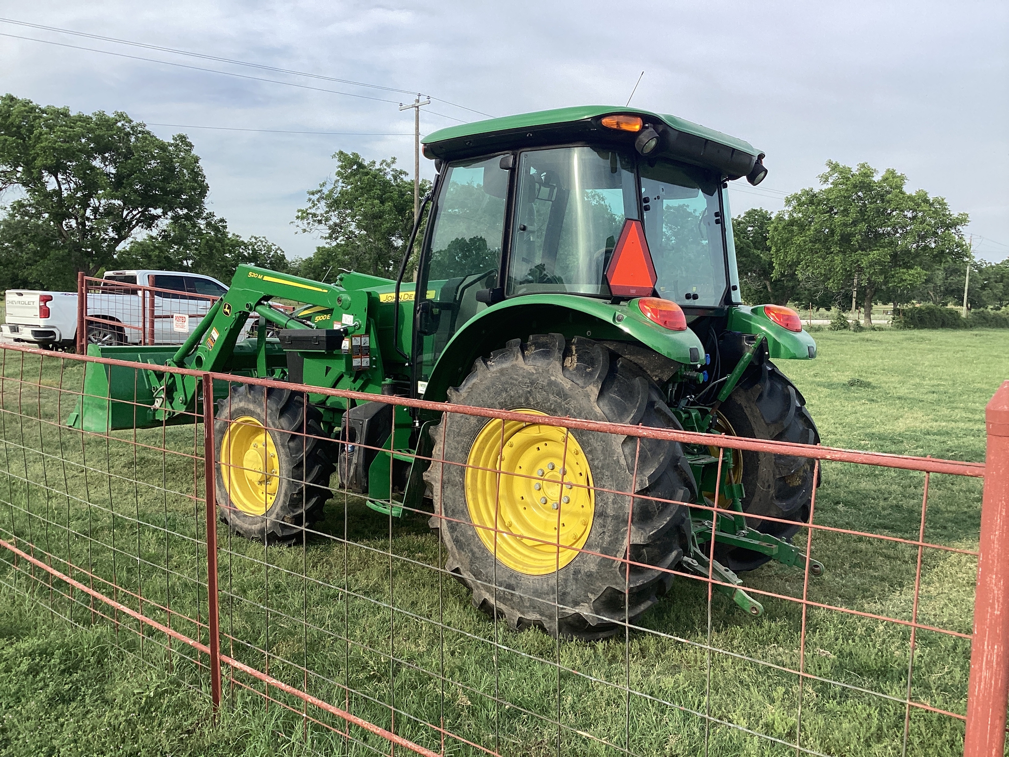 2023 John Deere 5100E Image 13
