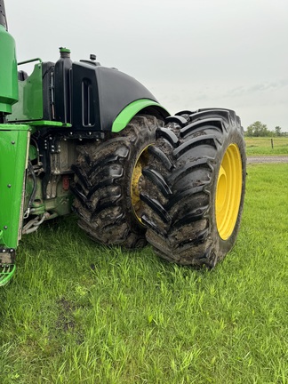 Used 2021 John Deere 9520R Articulated 4WD Tractors at Horizon Ag & Turf in Warburg, AB - Photo3