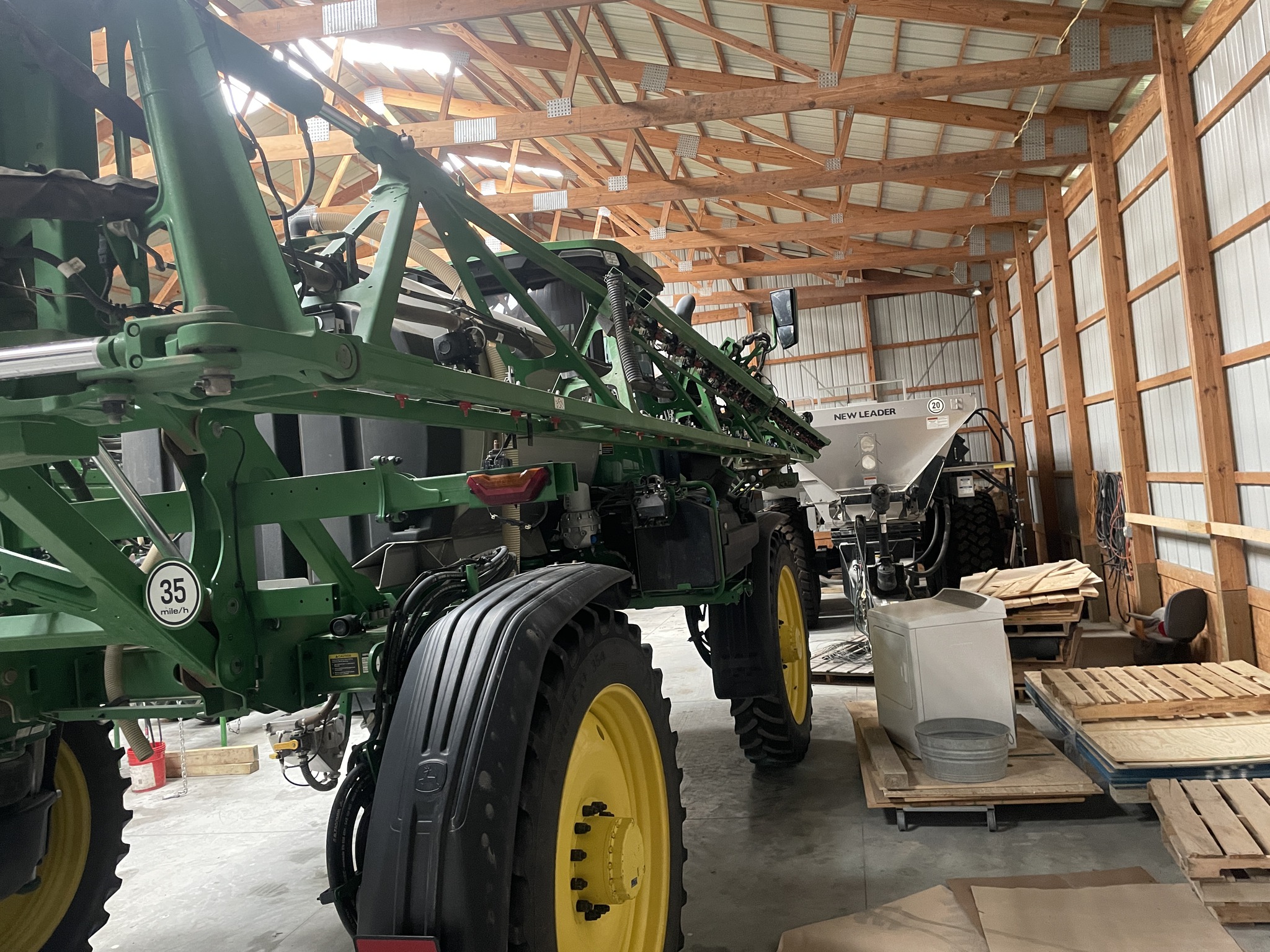 2022 John Deere 410R Image 8