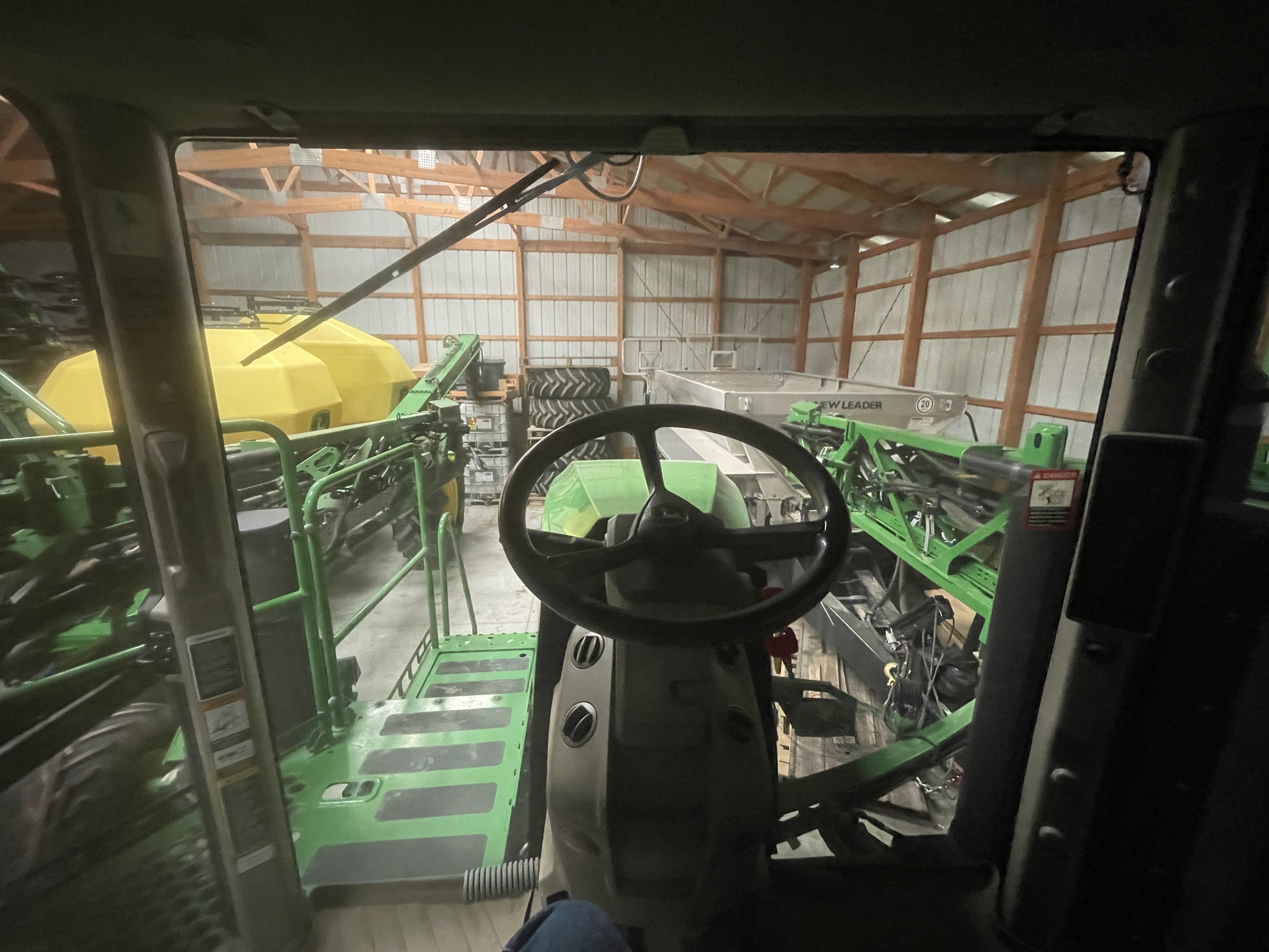 2022 John Deere 410R Image 17