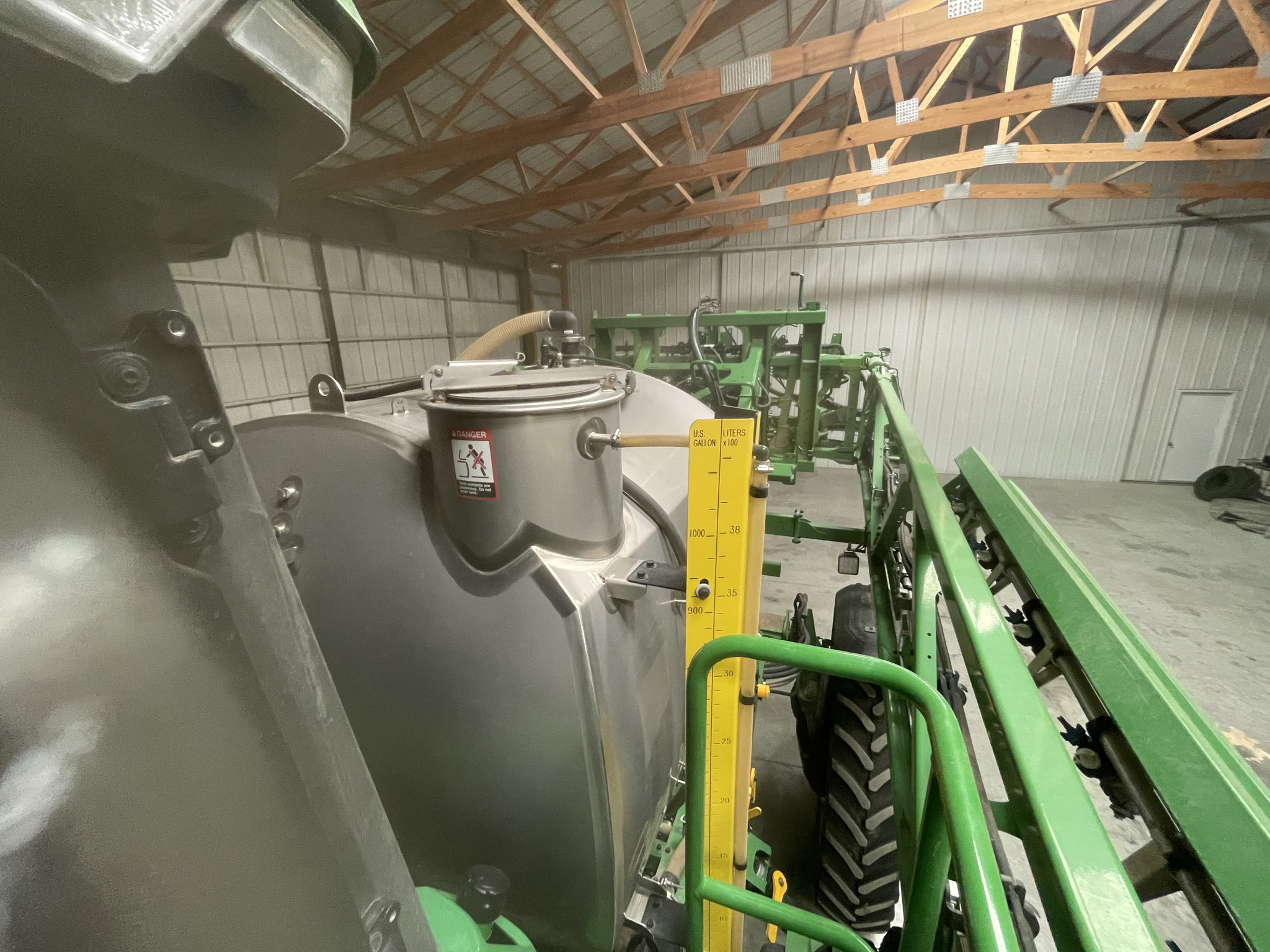 2022 John Deere 410R Image 13