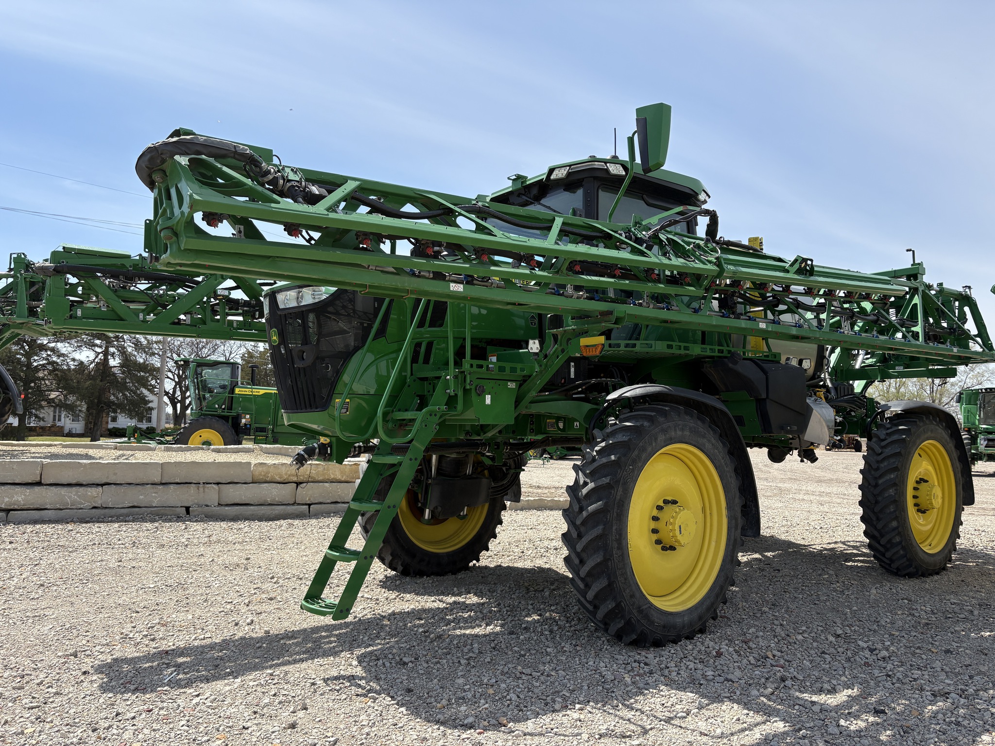 2022 John Deere 410R Image 4