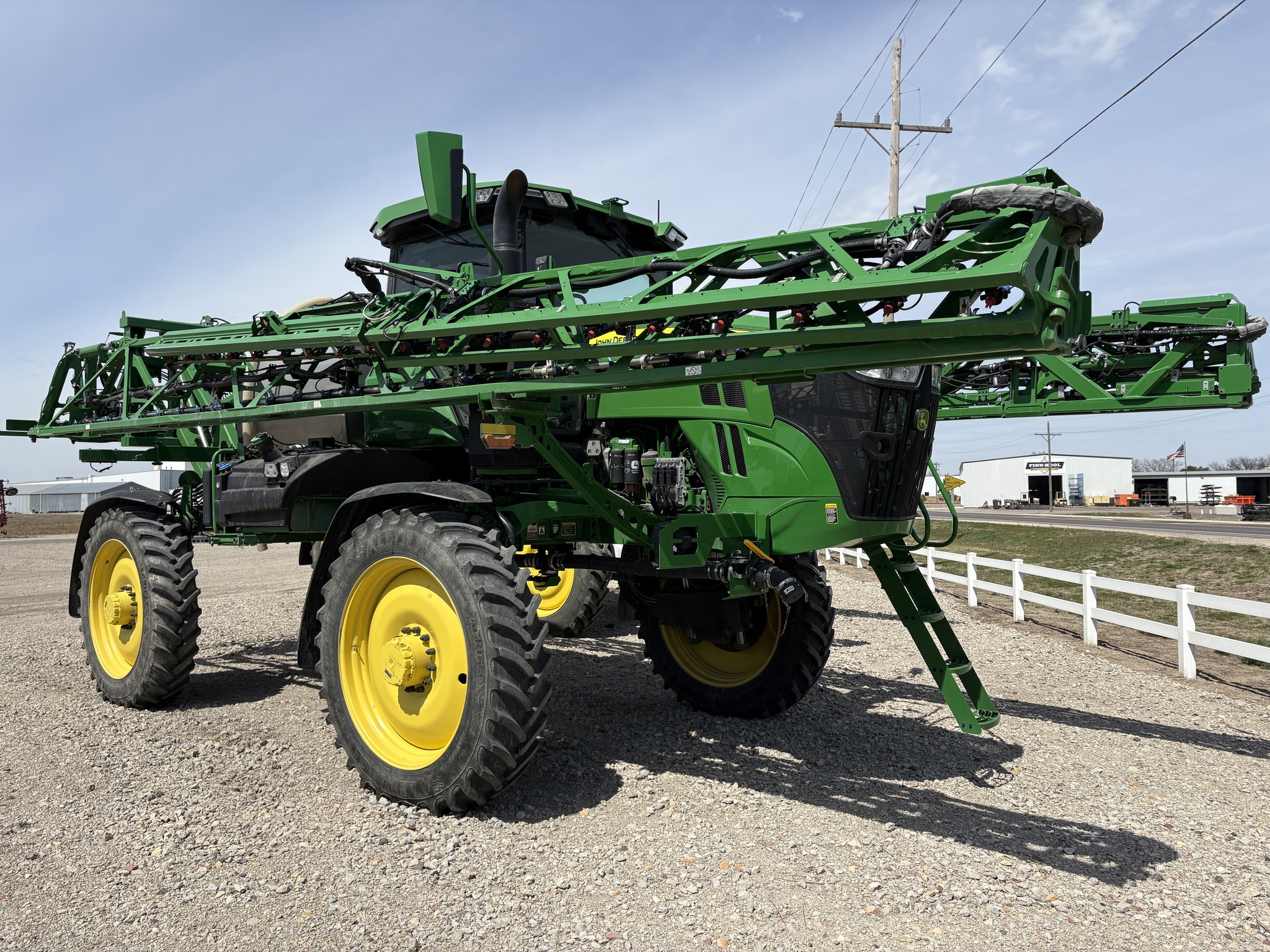 2022 John Deere 410R Image 1