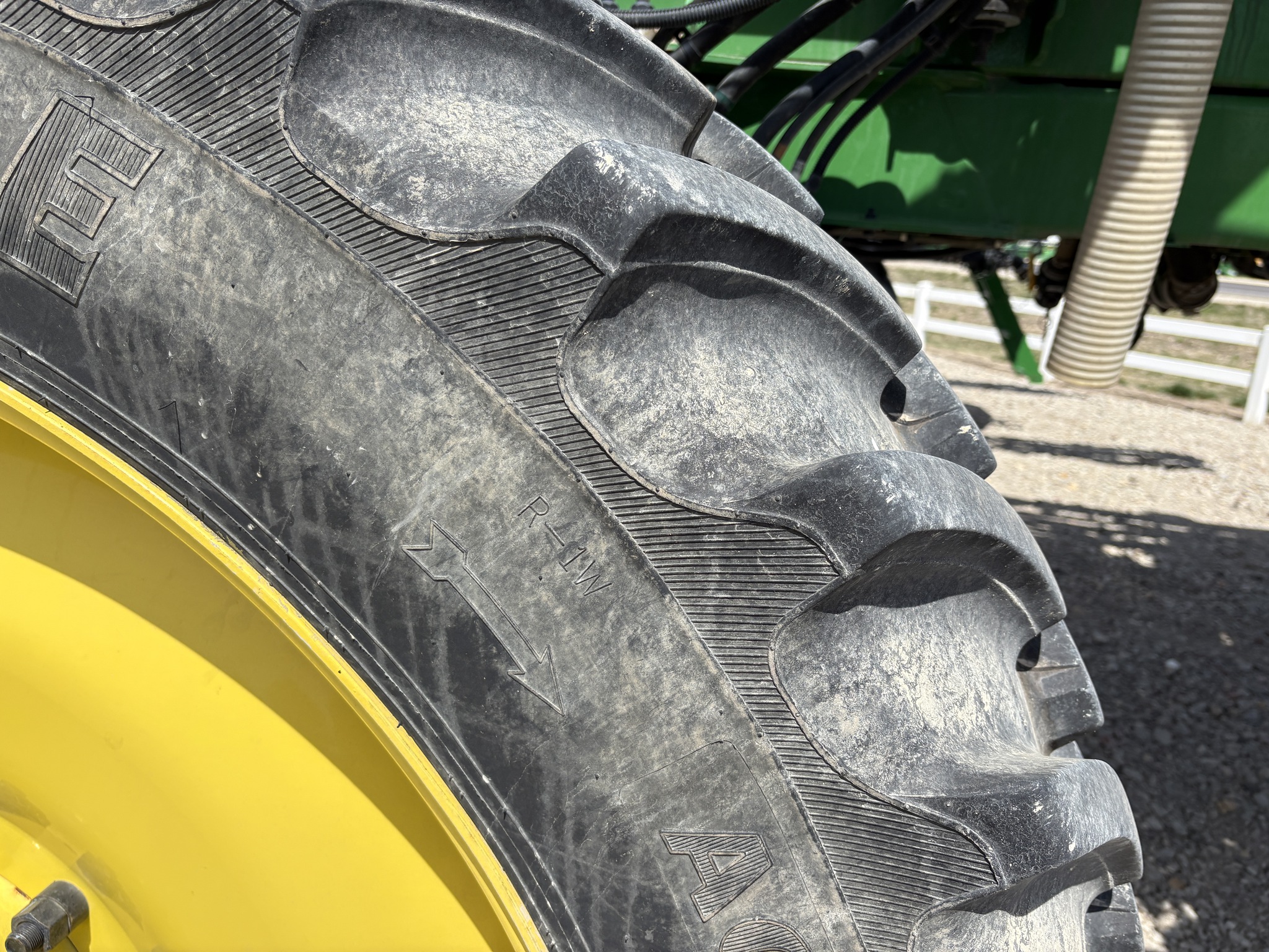 2022 John Deere 410R Image 9