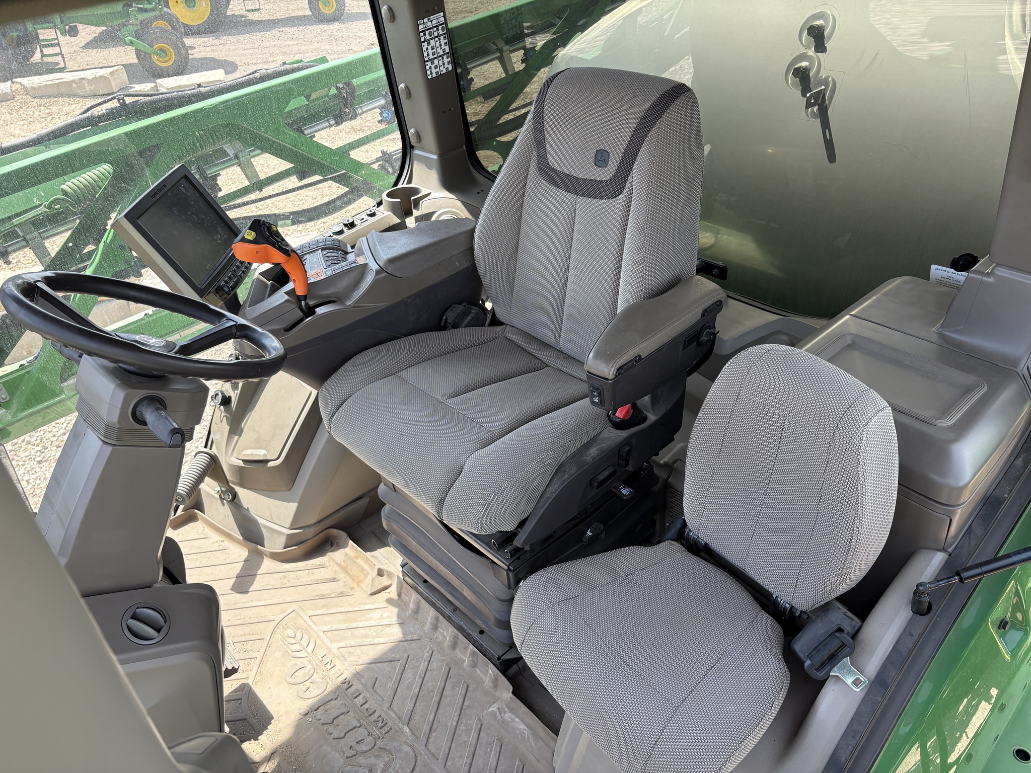 2022 John Deere 410R Image 11