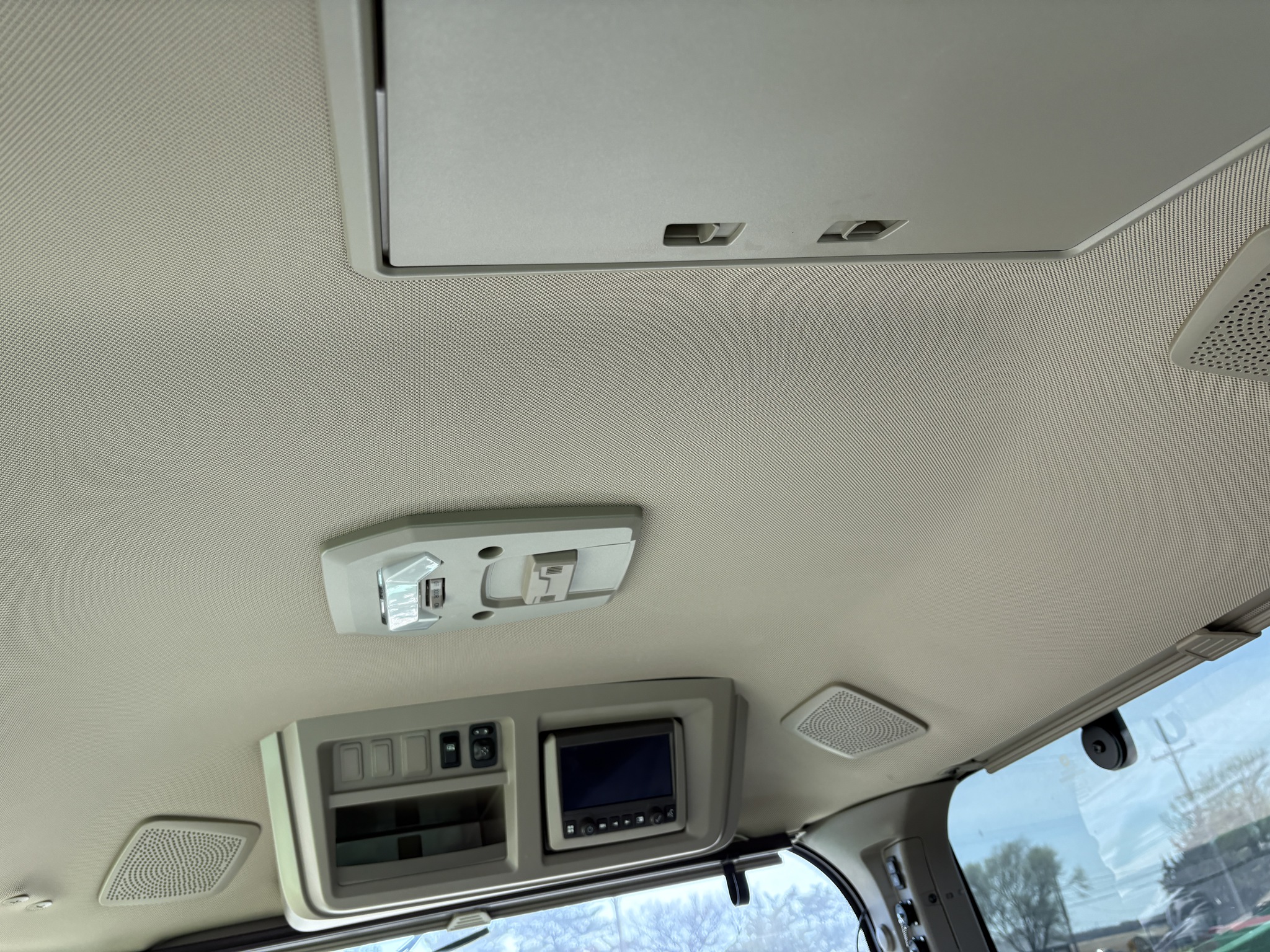 2022 John Deere 410R Image 12