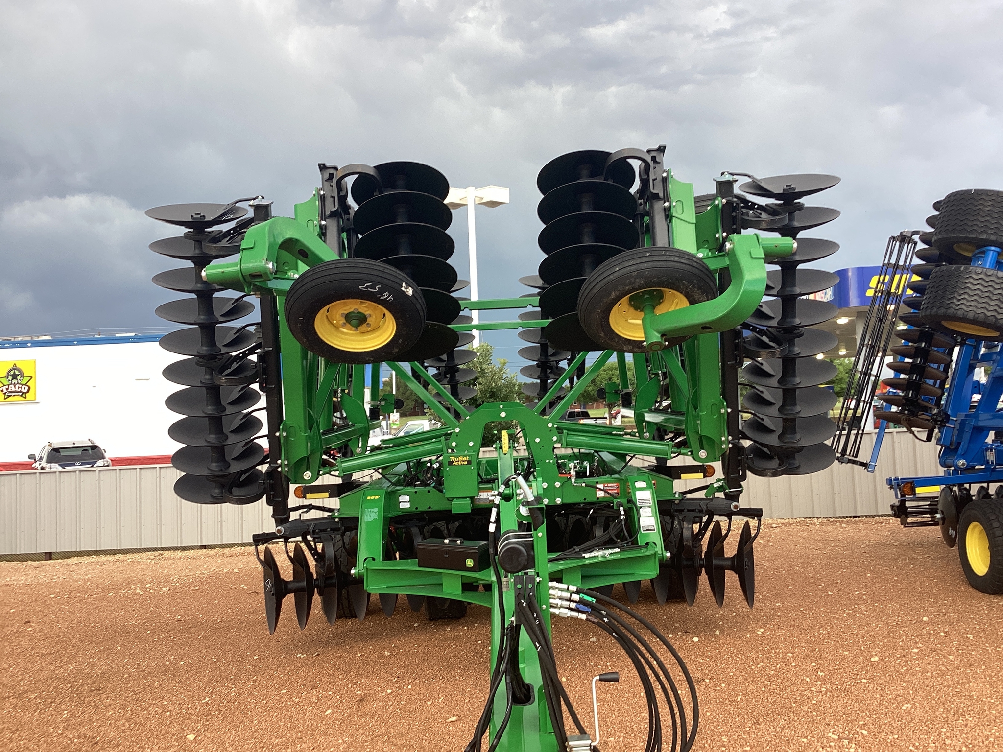 2024 John Deere 2633 Image 3