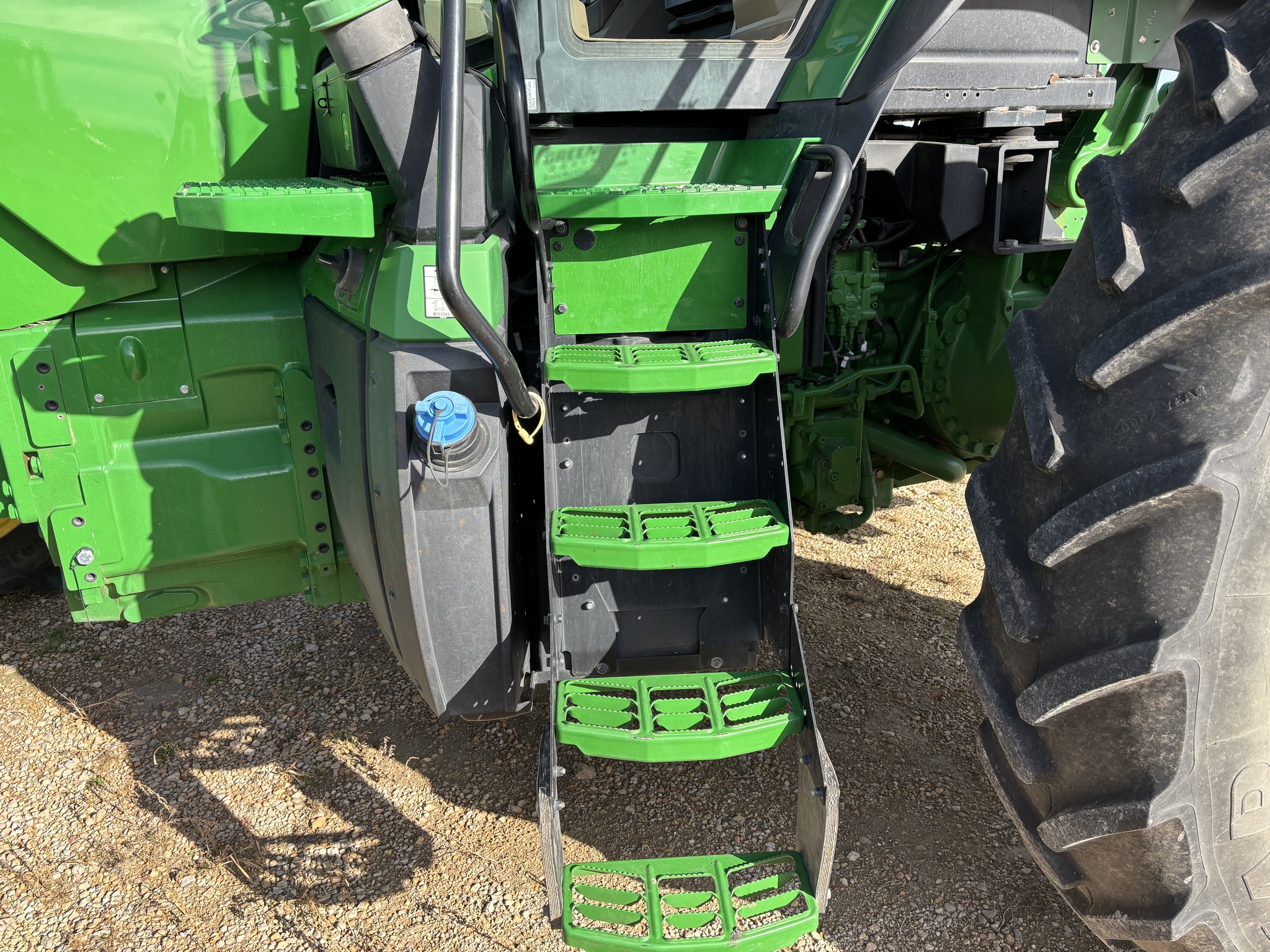  2021 John Deere 8R 230 at Heritage Tractor in Mendota, IL