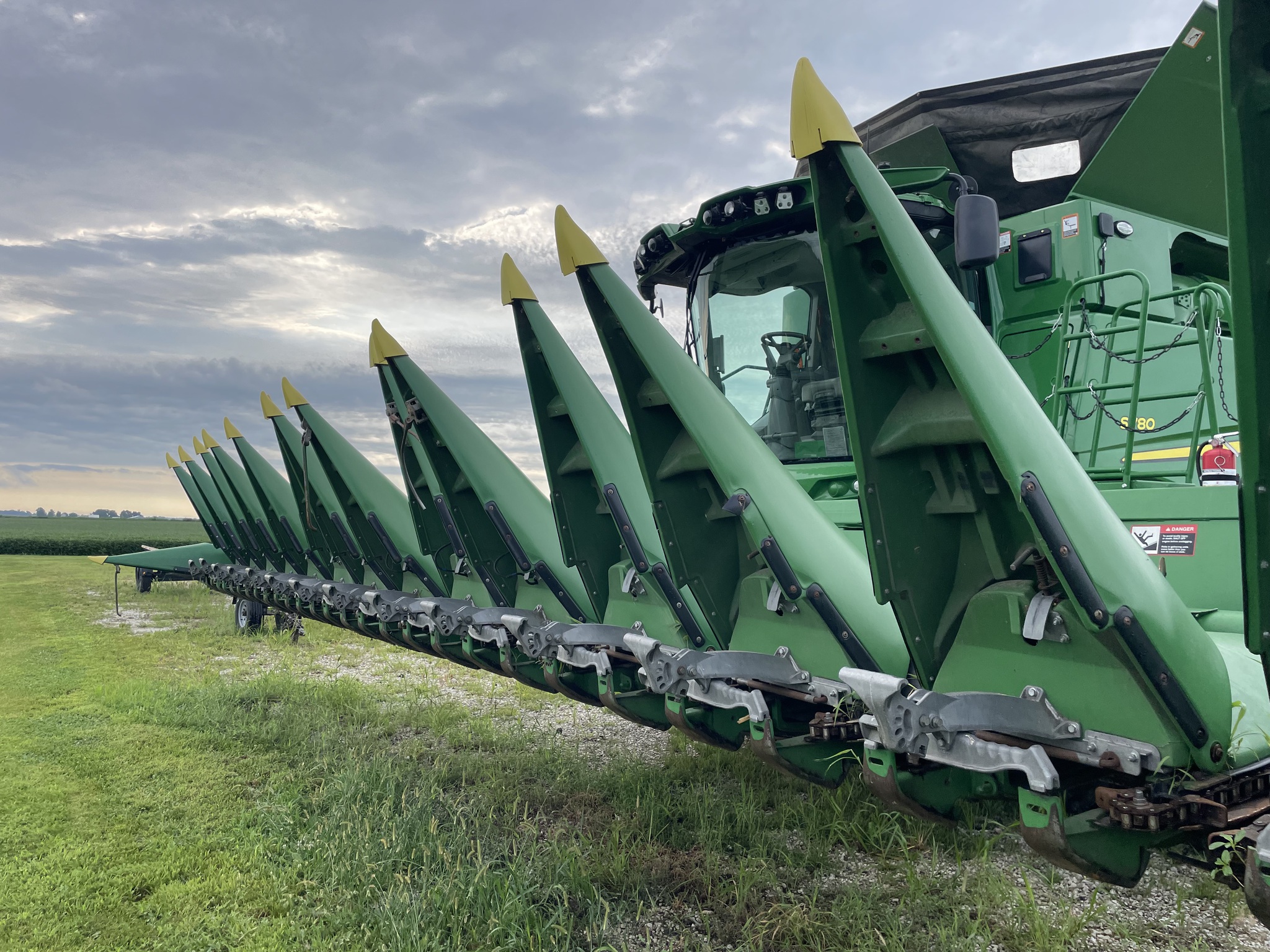  2014 John Deere 616C at Heritage Tractor in Roanoke, IL