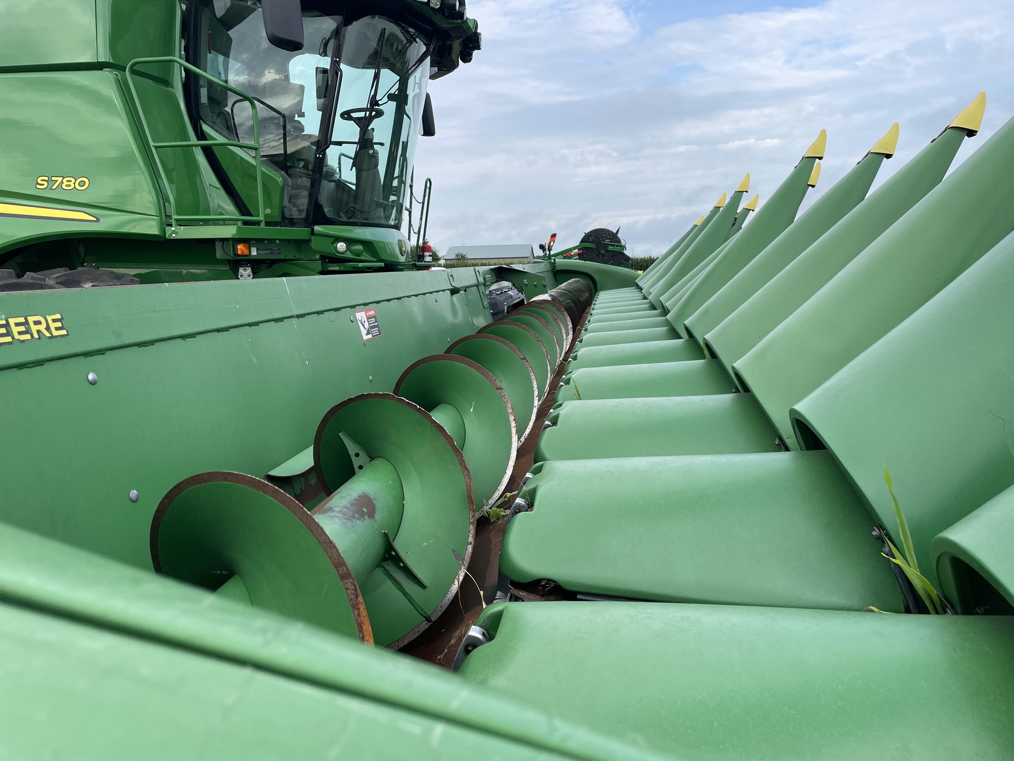  2014 John Deere 616C at Heritage Tractor in Roanoke, IL
