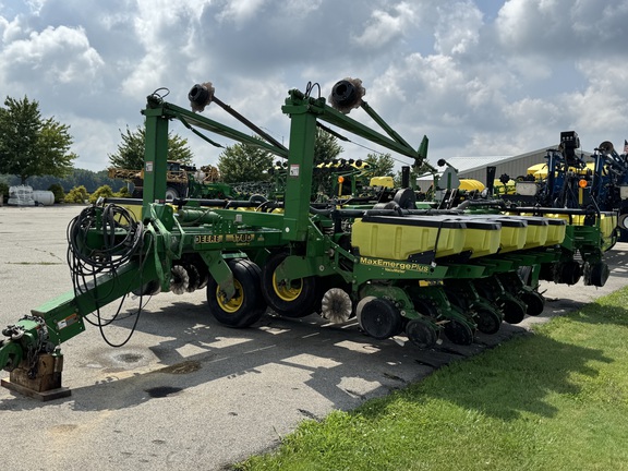 2001 John-Deere 1780