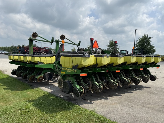 2001 John-Deere 1780