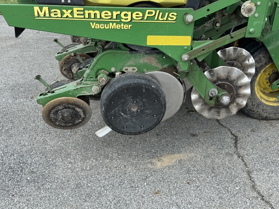 2001 John-Deere 1780
