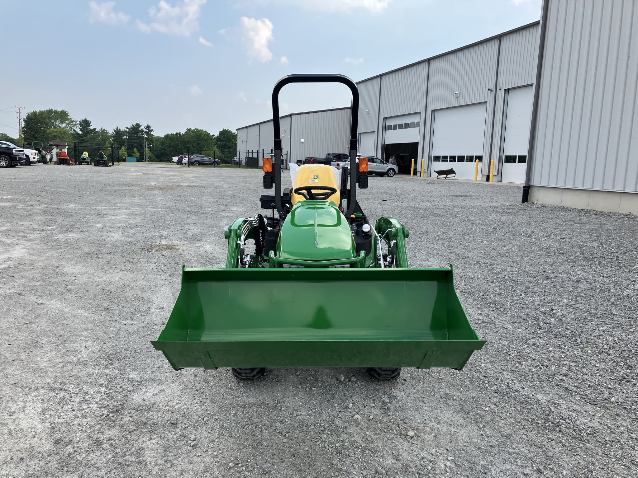 2025 John Deere 1025R Image 2