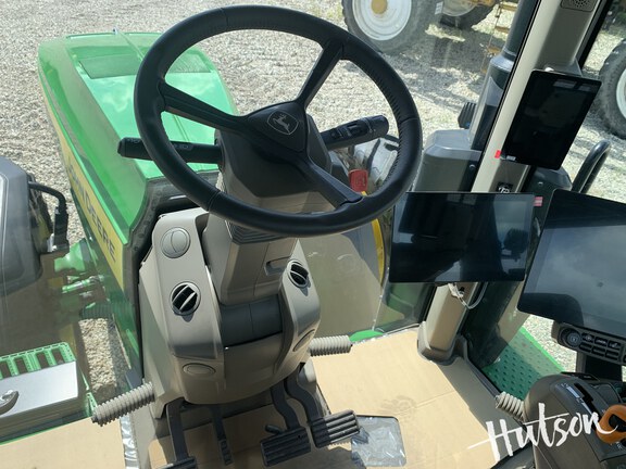 Photo of 2025 John Deere 8R 310