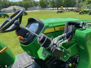 2025 John Deere 3025E Image 5