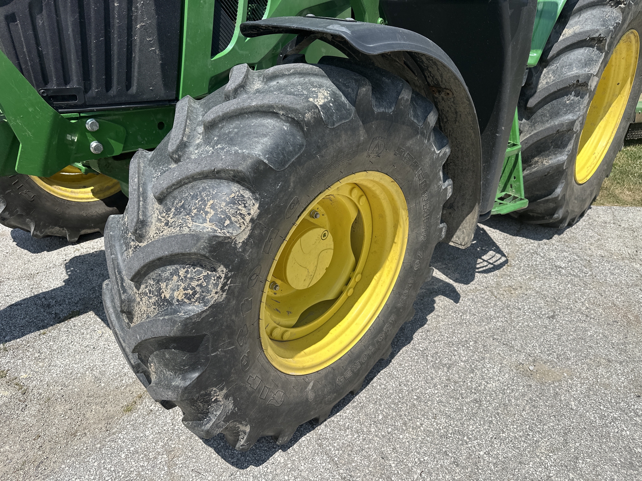 2023 John Deere 6120M Image 16