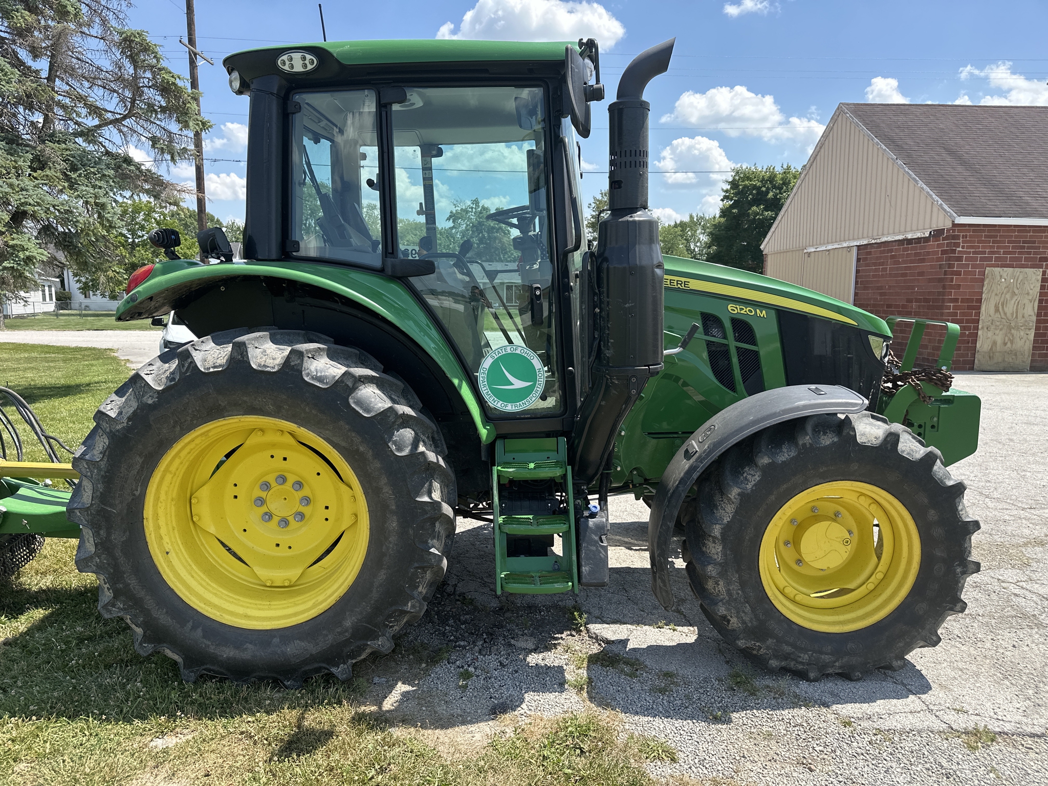 2023 John Deere 6120M Image 6