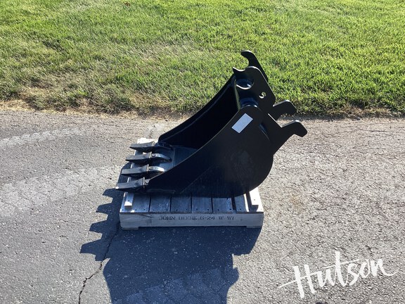 Photo of 2024 John Deere BYT10978