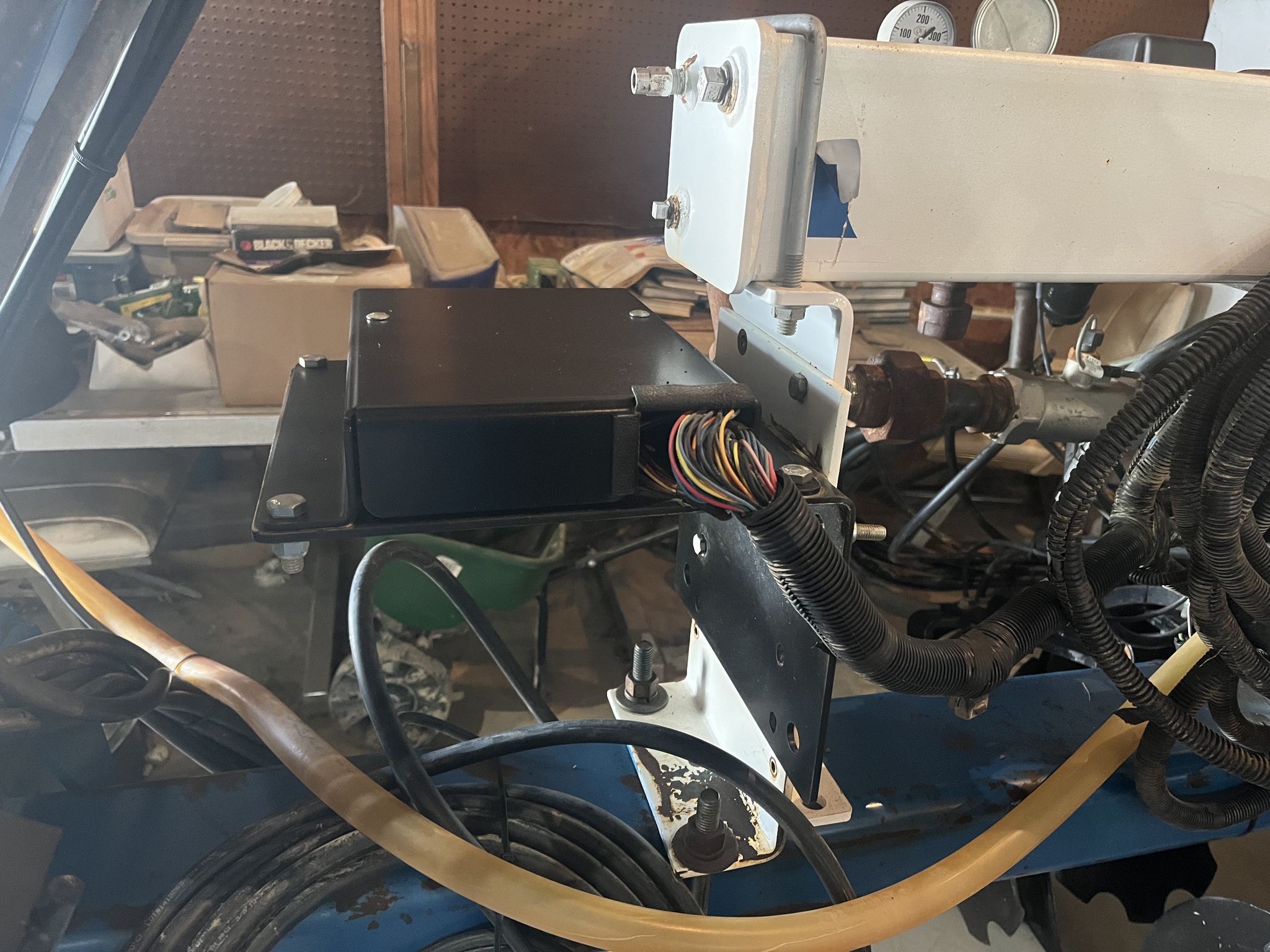 Used -- AG Systems Inc. 3000 Nutrient Application at Koenig Equipment in Oxford, OH - PhotoXL8