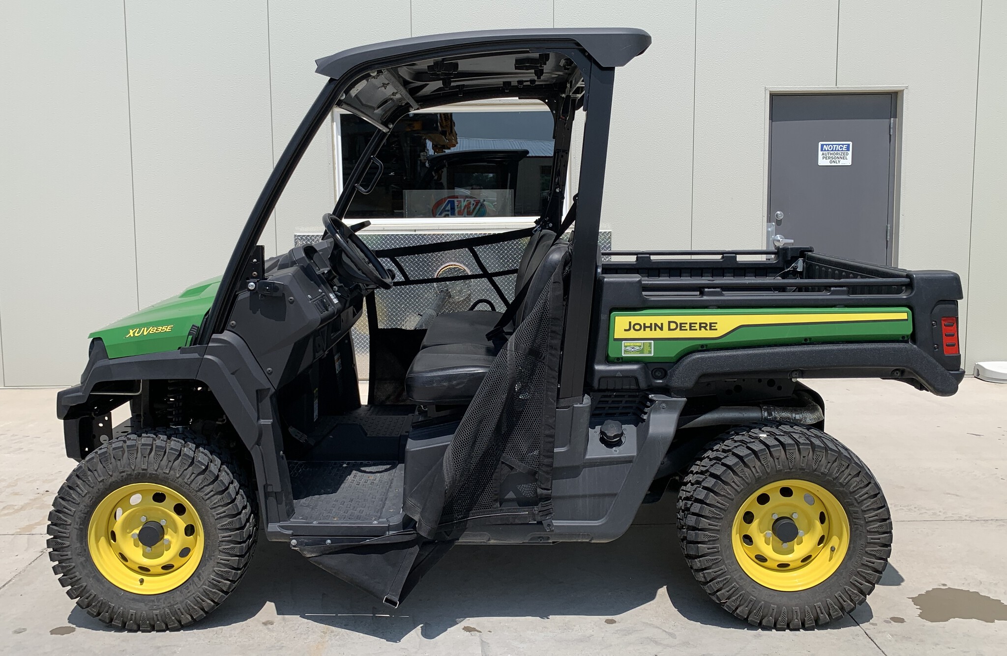 2023 John Deere XUV 835E Image 6