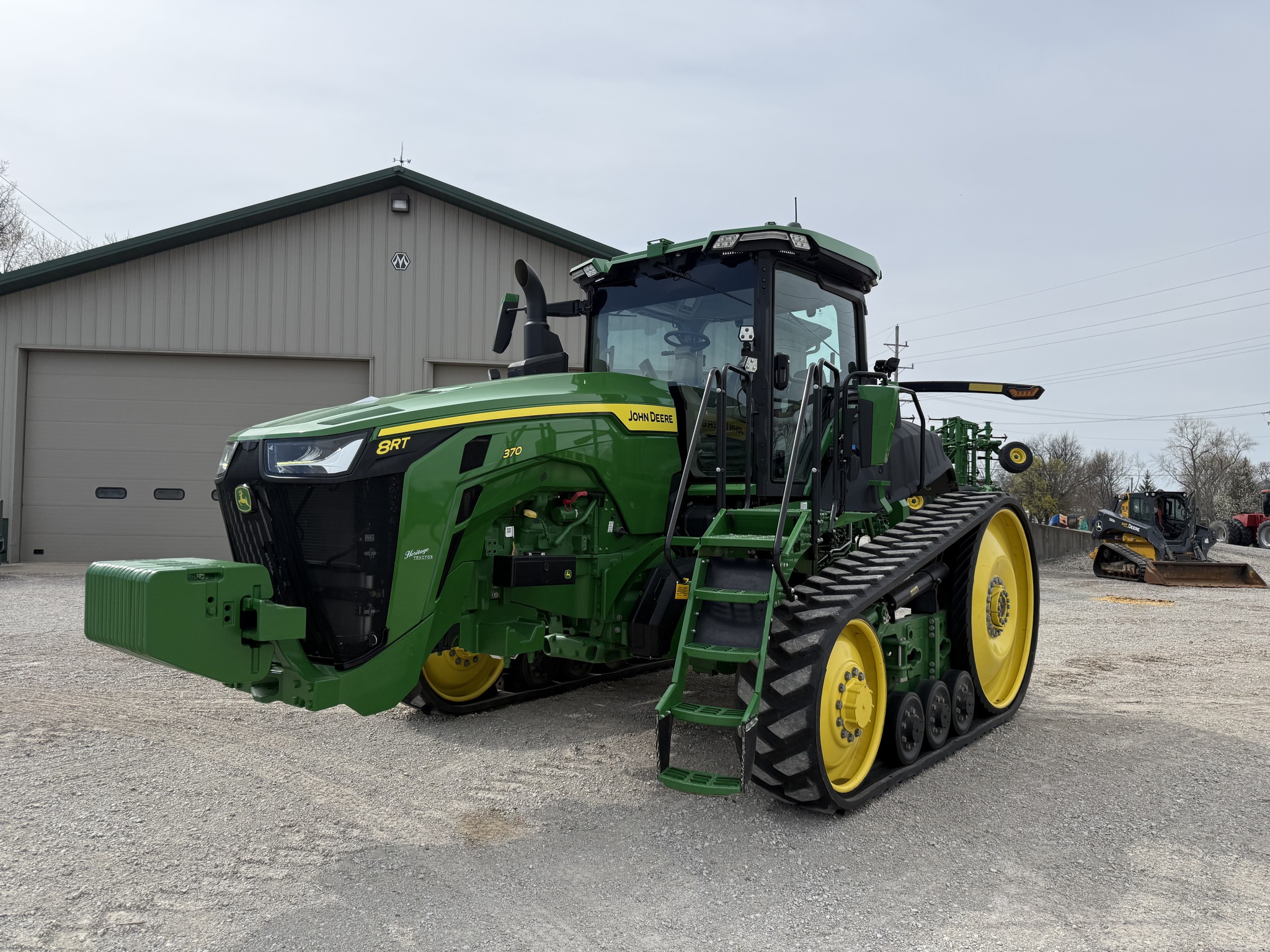  2022 John Deere 8RT 370 at Heritage Tractor in Pontiac, IL