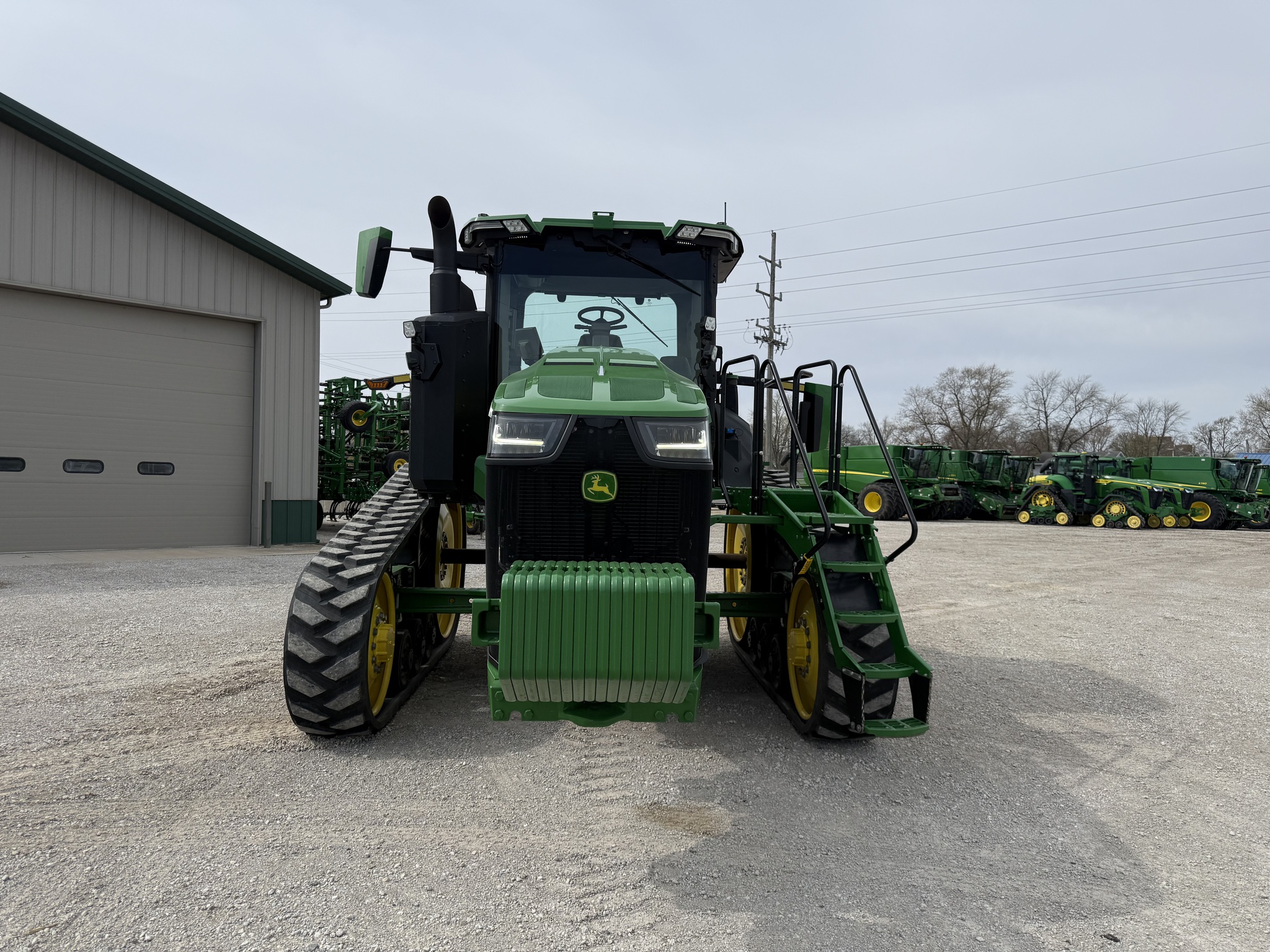  2022 John Deere 8RT 370 at Heritage Tractor in Pontiac, IL