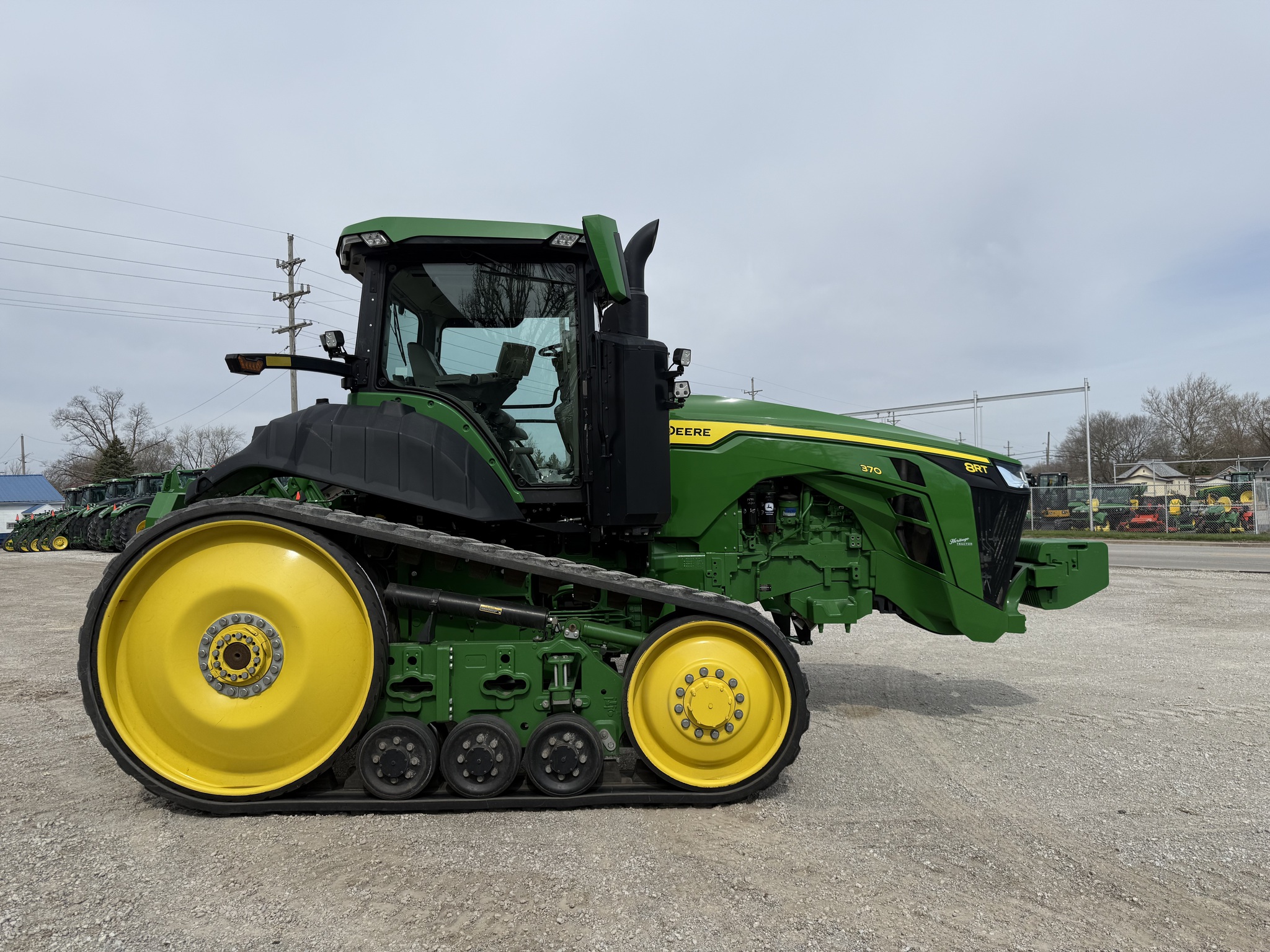  2022 John Deere 8RT 370 at Heritage Tractor in Pontiac, IL