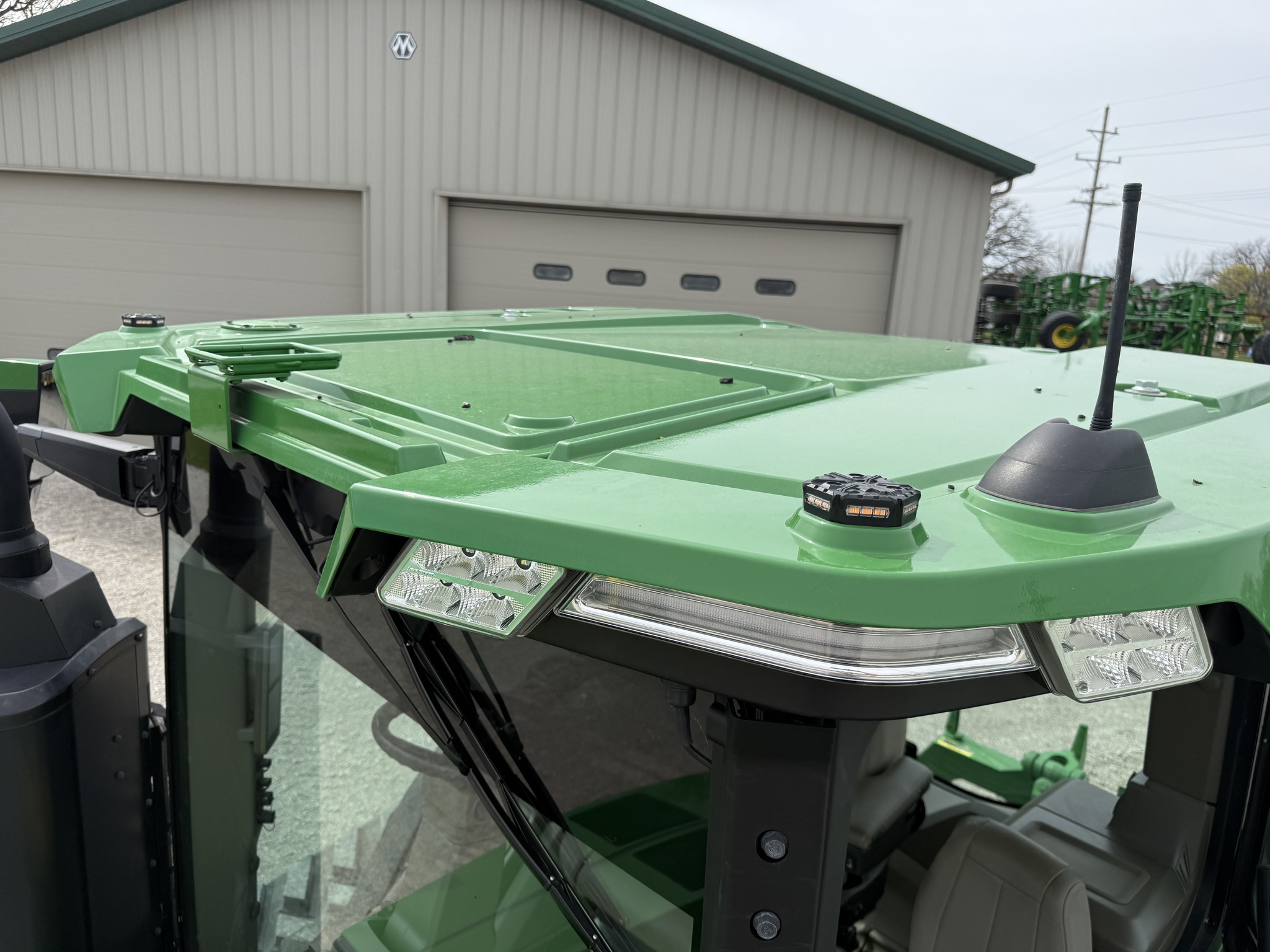  2022 John Deere 8RT 370 at Heritage Tractor in Pontiac, IL