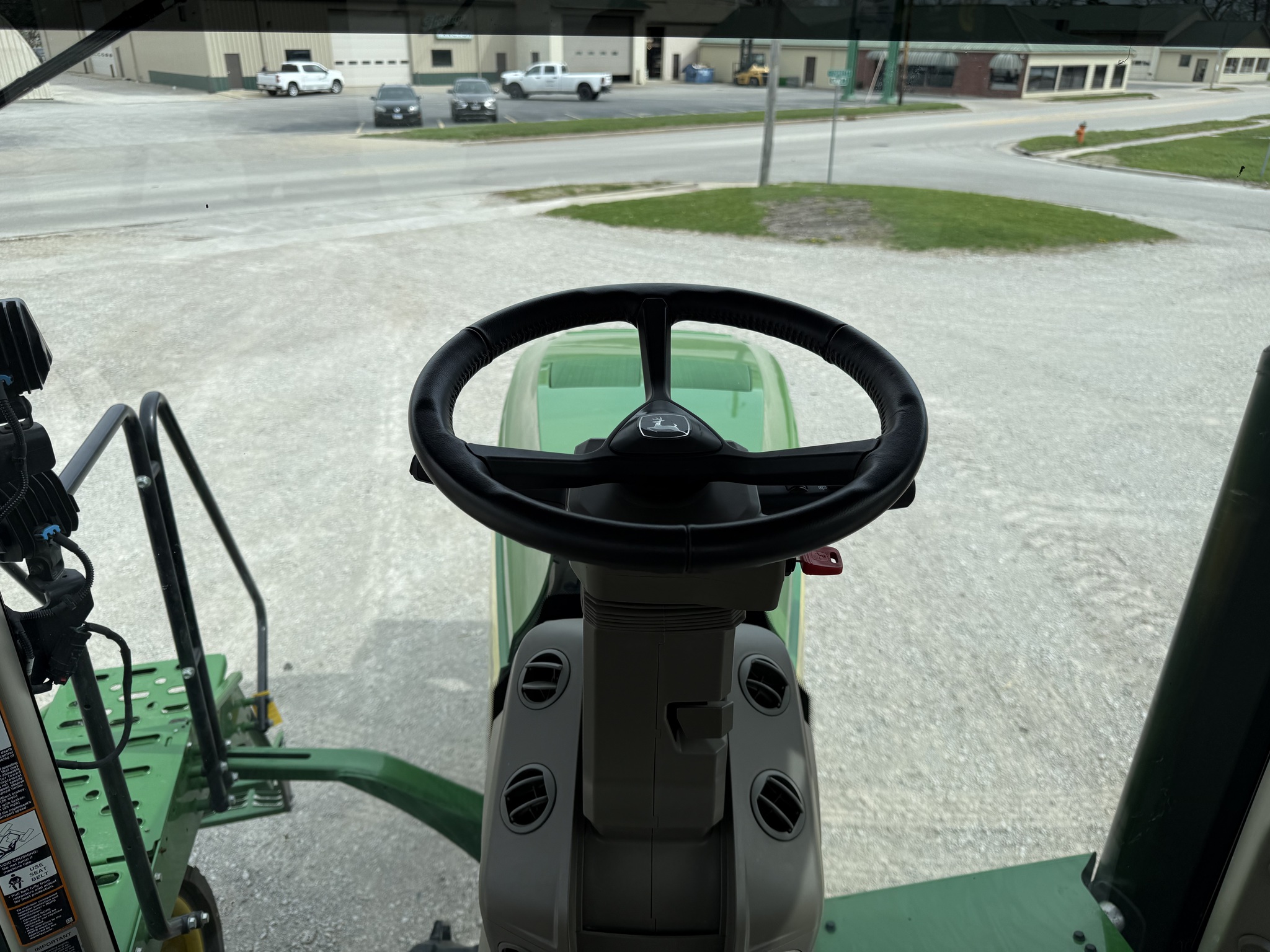  2022 John Deere 8RT 370 at Heritage Tractor in Pontiac, IL