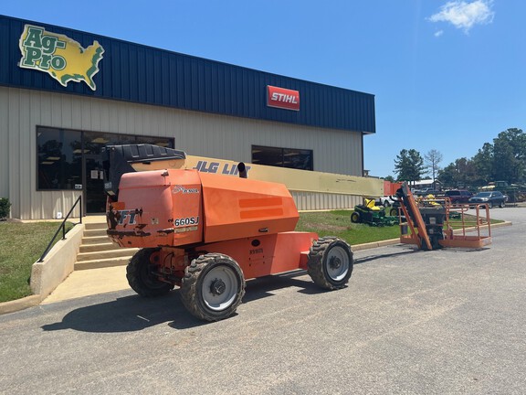 2017 JLG 660SJ