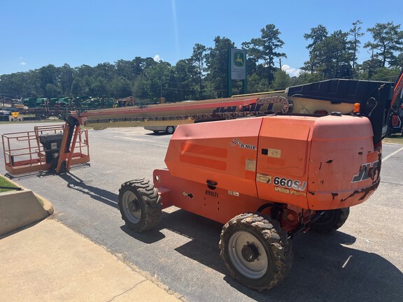 2017 JLG 660SJ