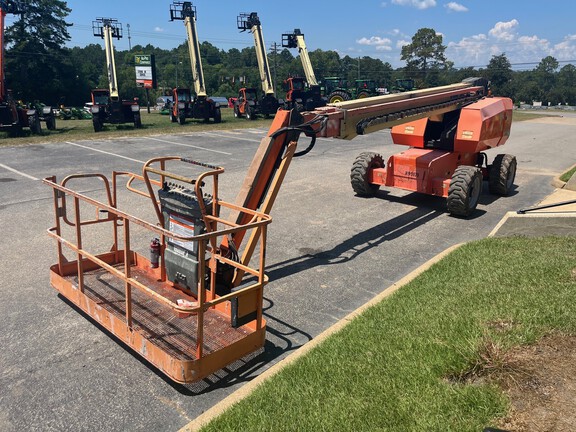 2017 JLG 660SJ