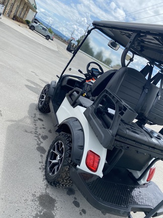 2023 Custom Lithium Lifted 4 passenger Golf Cart