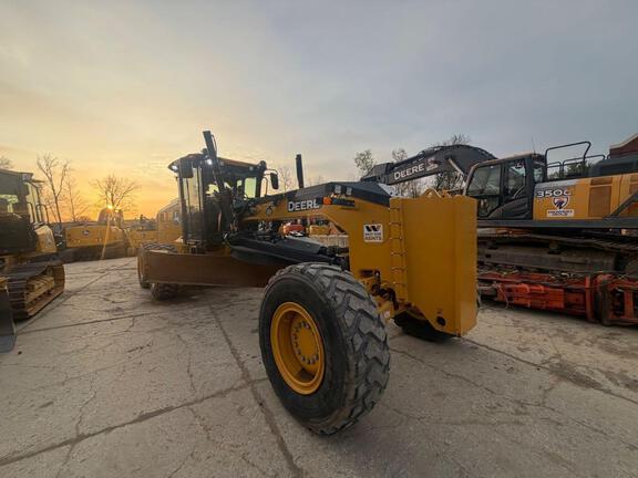 Photo of a 2024 John Deere 772G