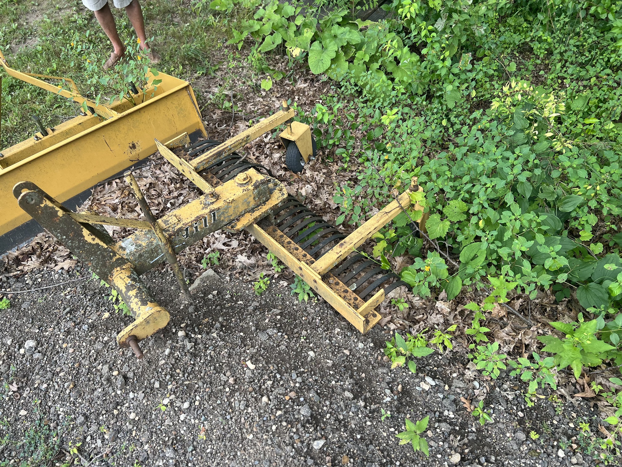 GILLES 5' LANDSCAPE RAKE Image 2