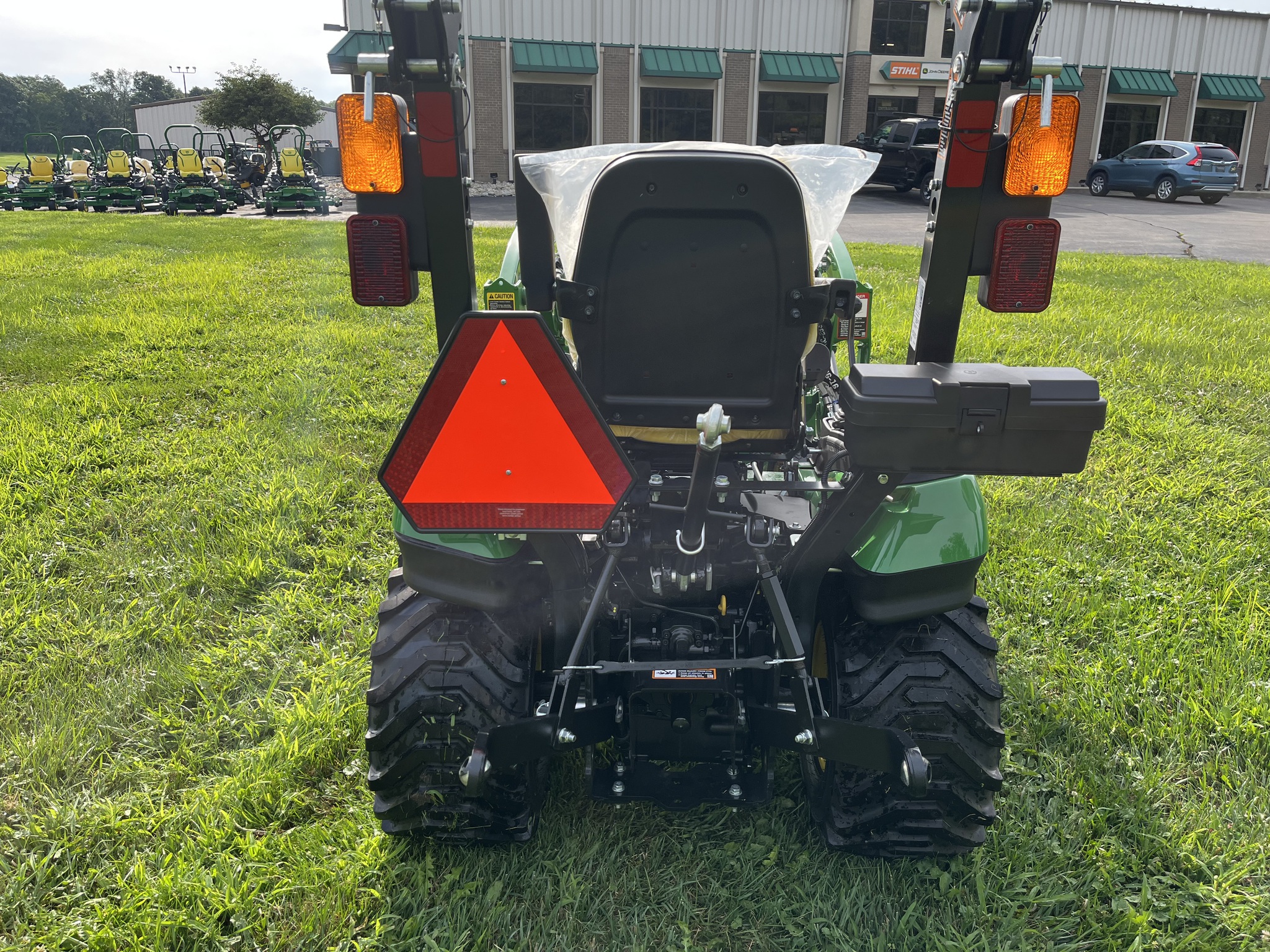 2025 John Deere 1025R Image 3