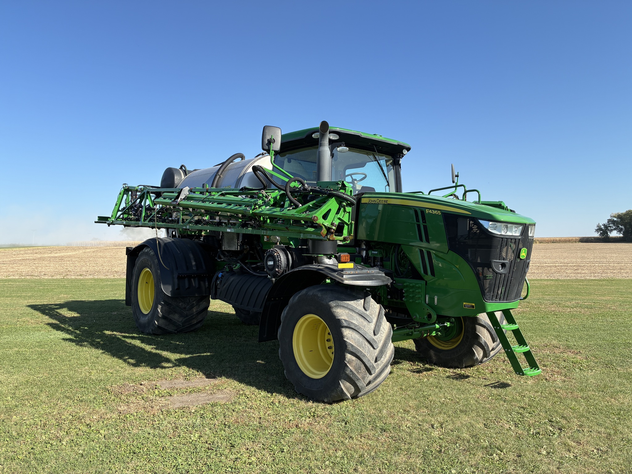 2019 John Deere F4365 Image 7