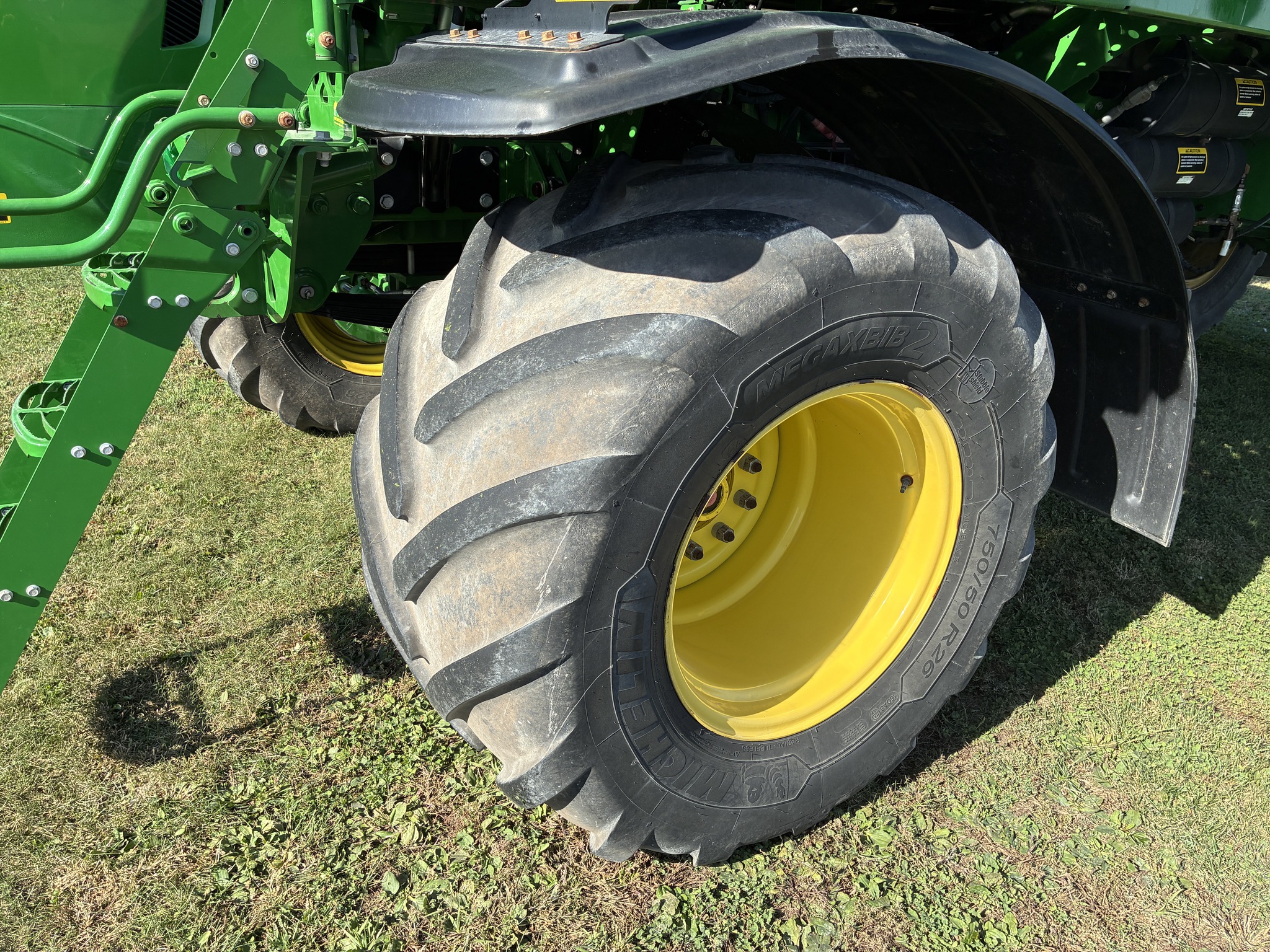 2019 John Deere F4365 Image 10