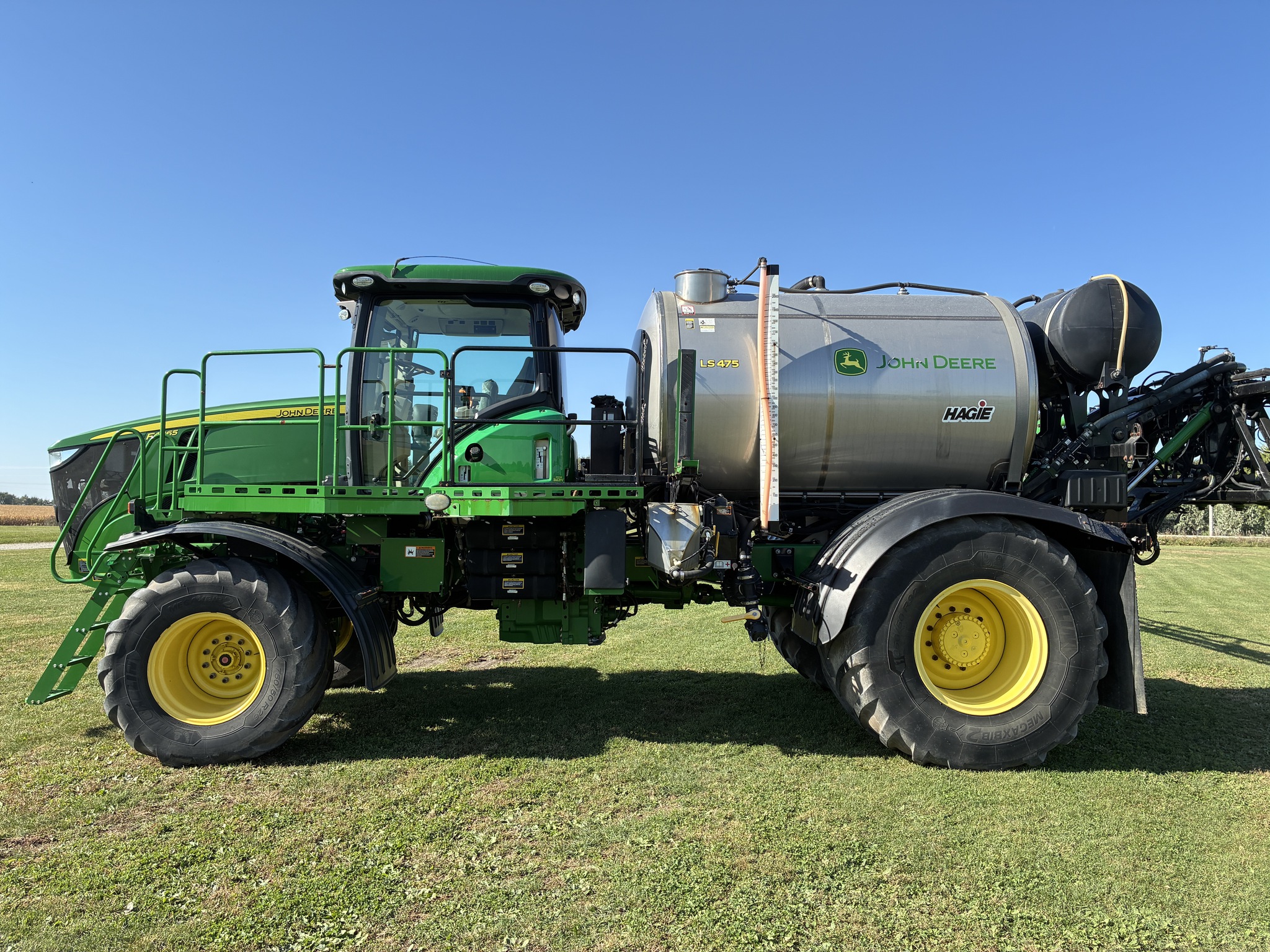 2019 John Deere F4365 Image 32