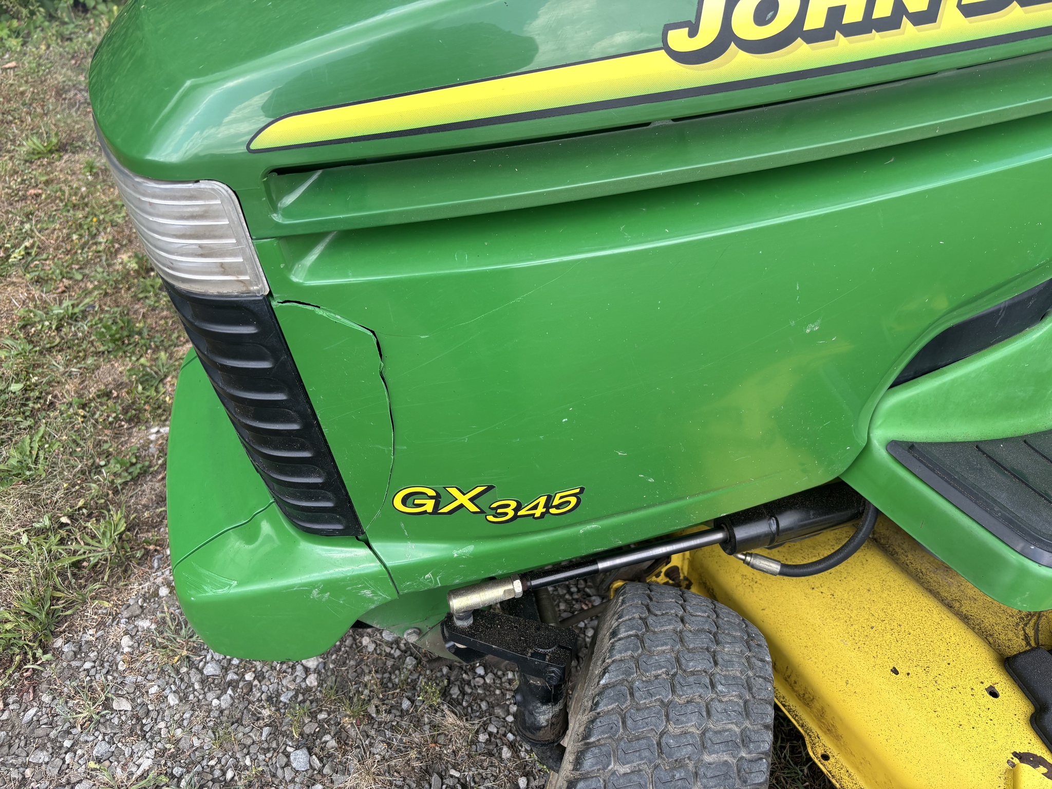 John Deere GX345 Image 6