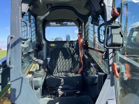 2020 John Deere 333G - Photo29