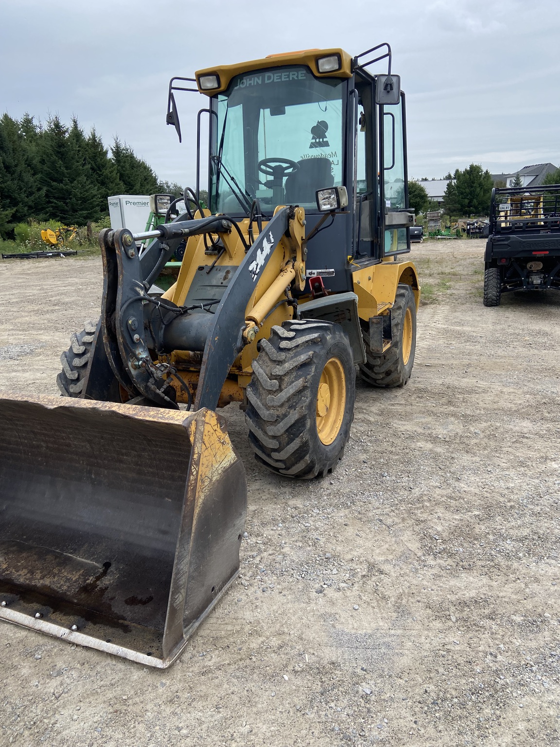 2011 John Deere 244J Image 2